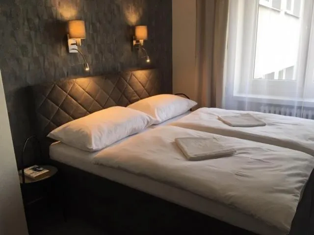 Bed in Hotel Trim