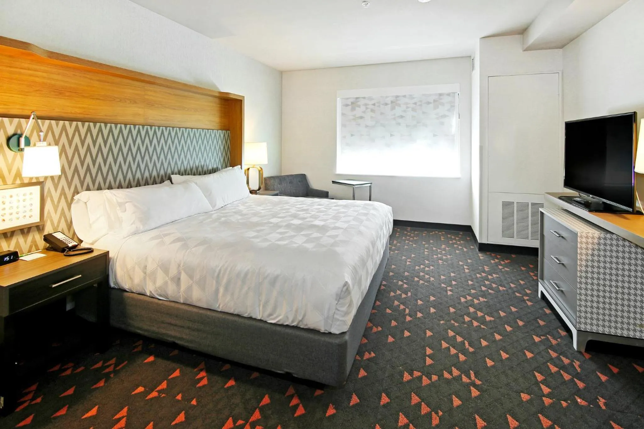 Photo of the whole room, Bed in Holiday Inn Hotel & Suites - Calgary Airport North by IHG