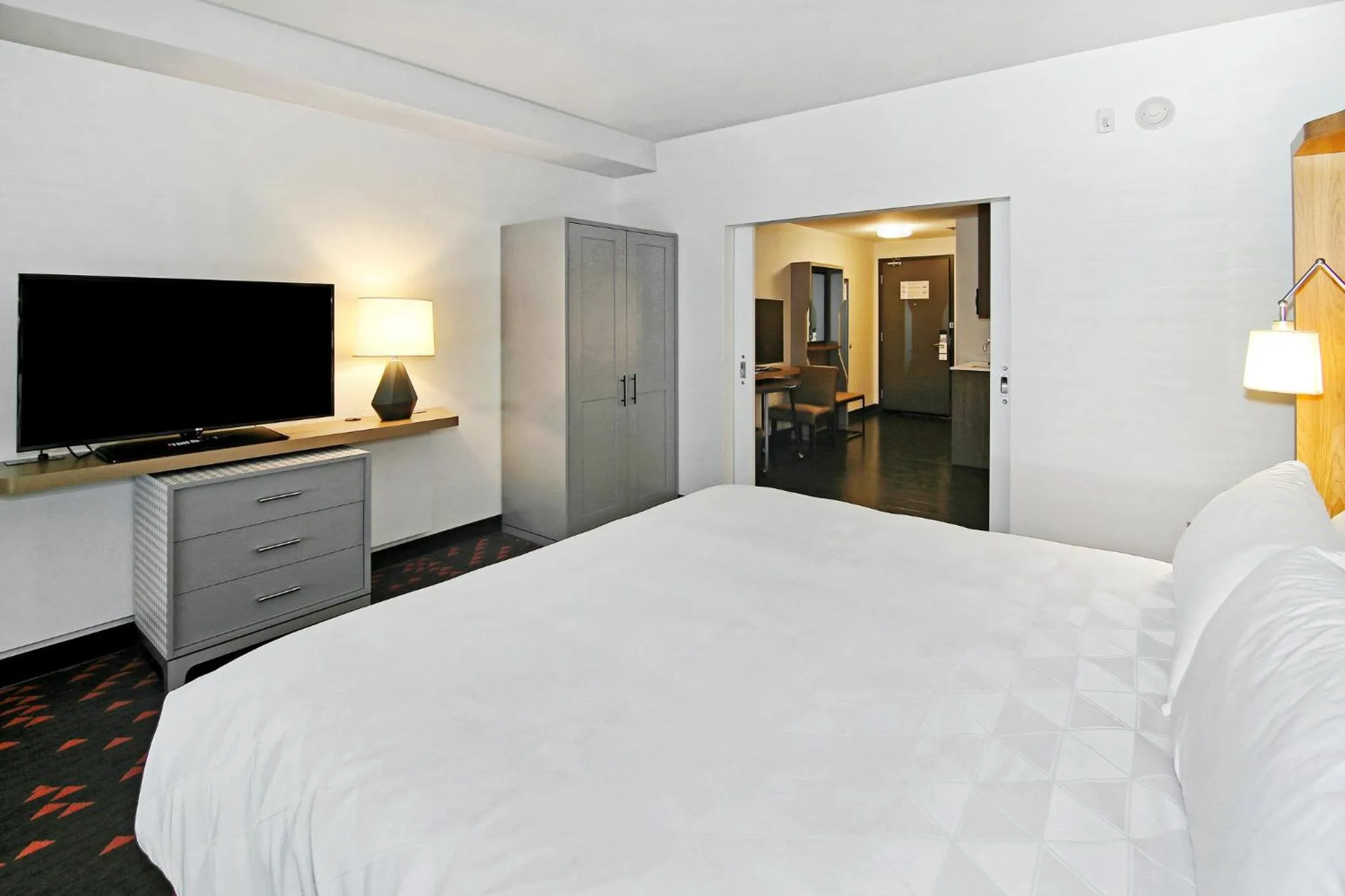 Photo of the whole room, Bed in Holiday Inn Hotel & Suites - Calgary Airport North by IHG