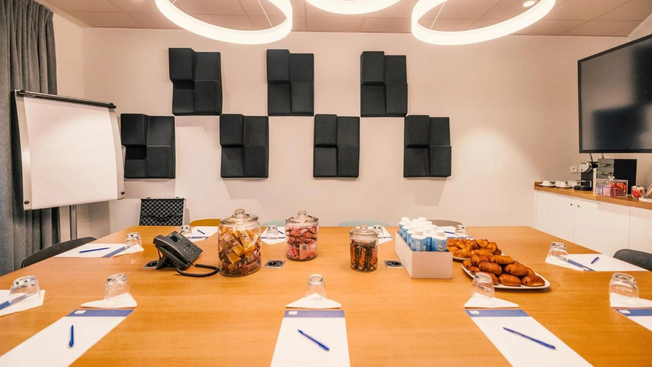 Meeting/conference room in Holiday Inn Express - Paris - CDG Airport by IHG