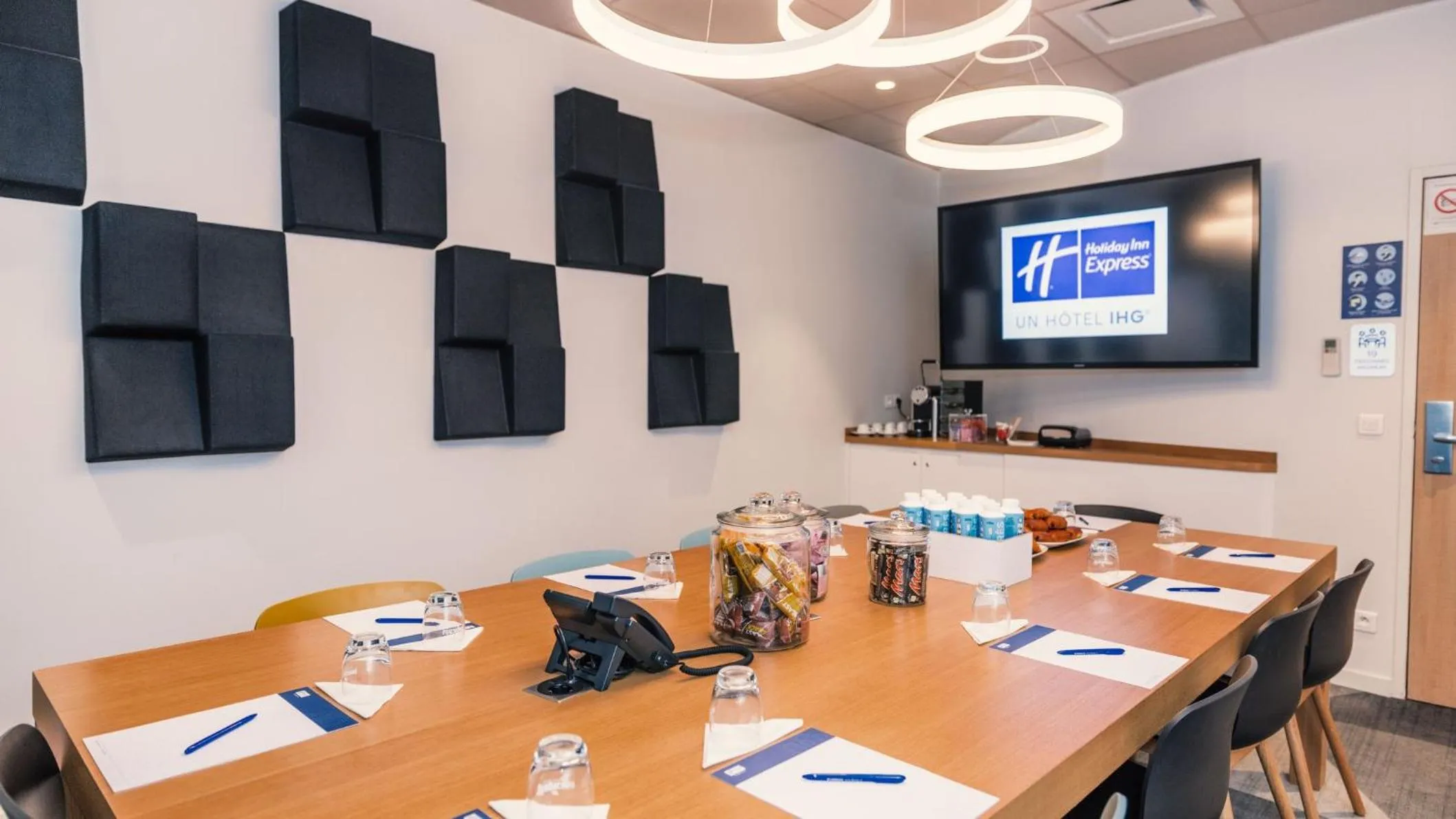 Meeting/conference room in Holiday Inn Express - Paris - CDG Airport by IHG