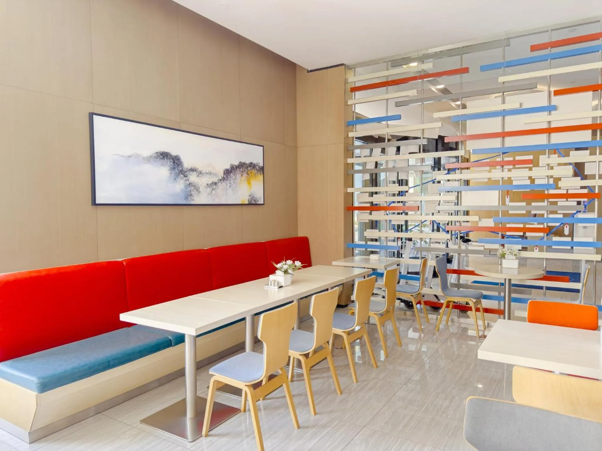 Restaurant/places to eat in Holiday Inn Express Zhangye by IHG