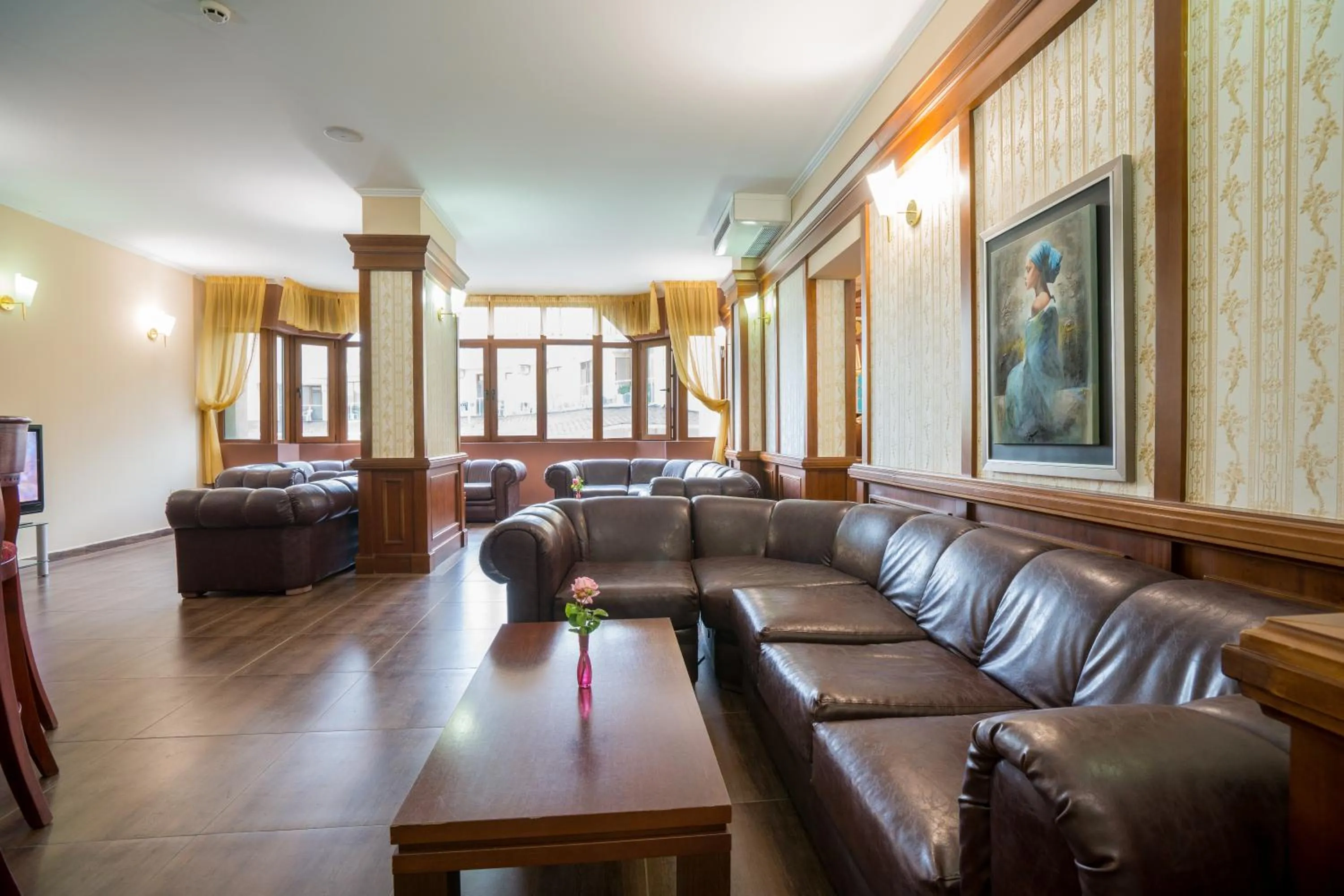 Nightclub / DJ in Perla Sun Beach Hotel - All Inclusive