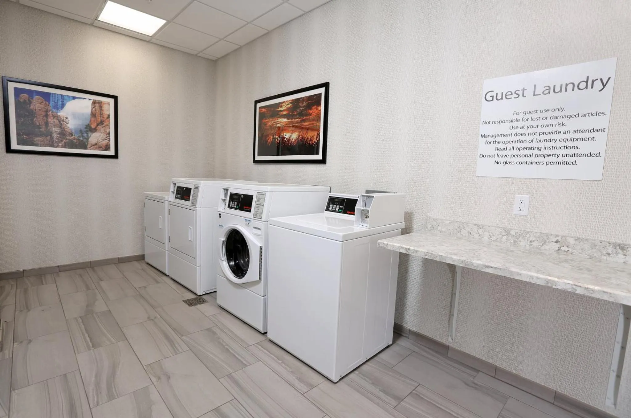 Lobby or reception in Holiday Inn & Suites Sioux Falls - Airport by IHG