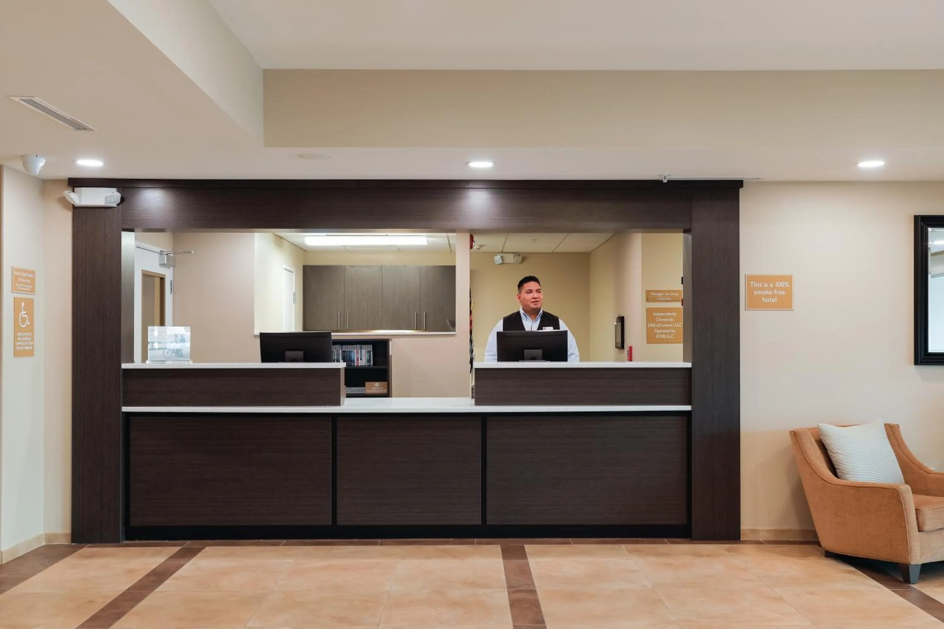 Property building in Candlewood Suites Lenexa - Overland Park Area by IHG
