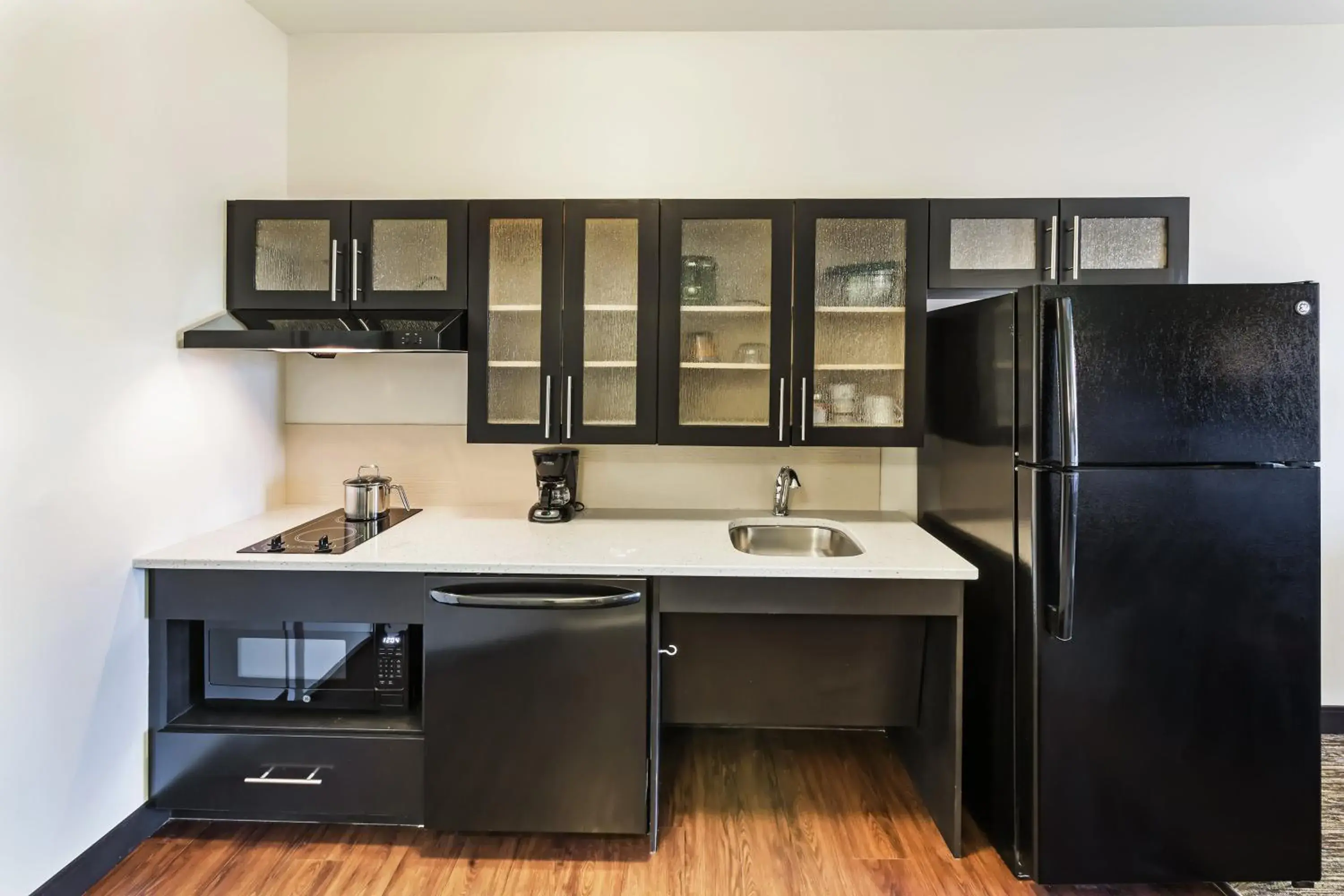 King Studio Suite - Hearing Access Tub/Non-Smoking in Candlewood Suites Lenexa - Overland Park Area by IHG King Studio Suite - Hearing Access Tub/Non-Smoking in Candlewood Suites Lenexa - Overland Park Area by IHG