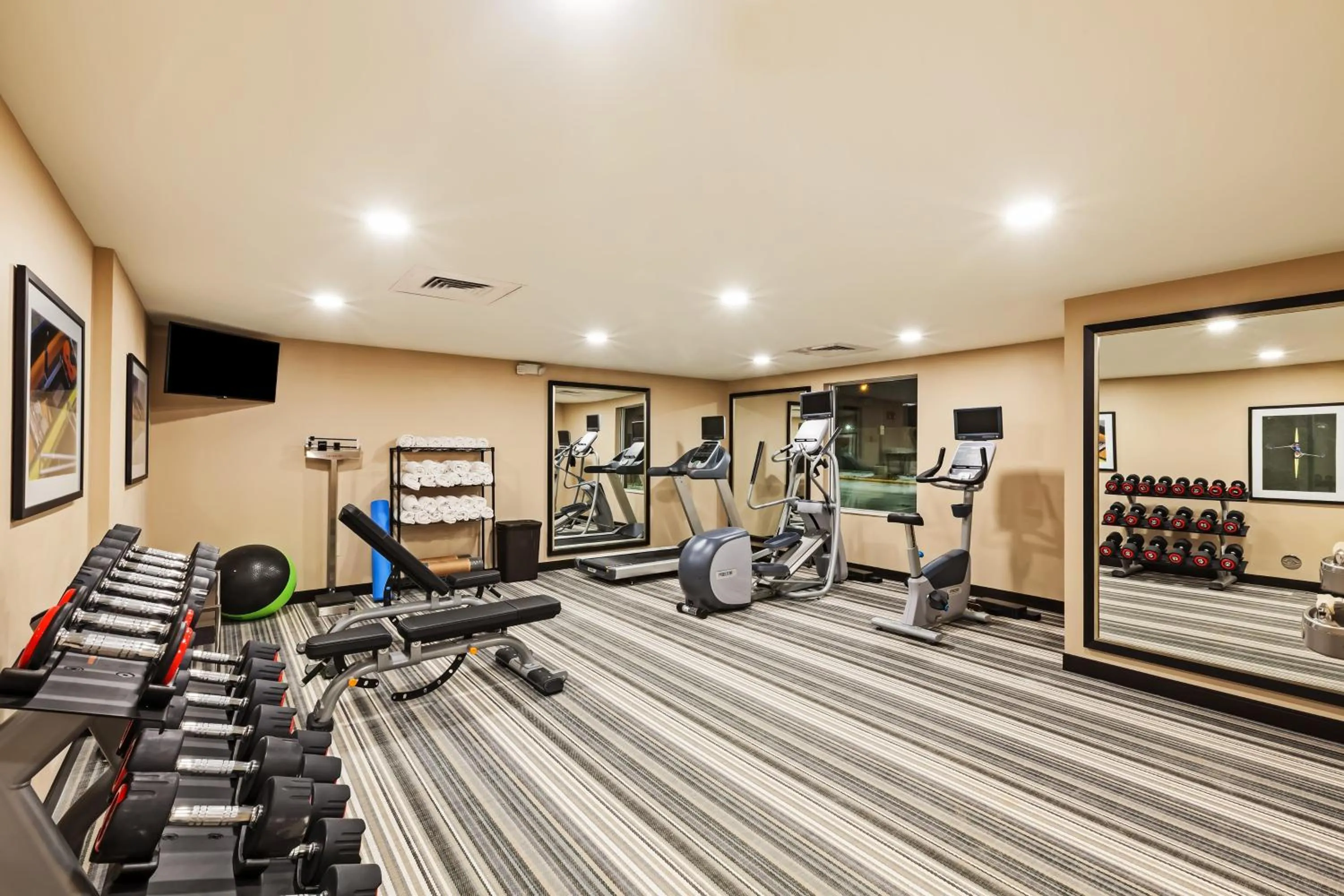 Fitness centre/facilities in Candlewood Suites Lenexa - Overland Park Area by IHG