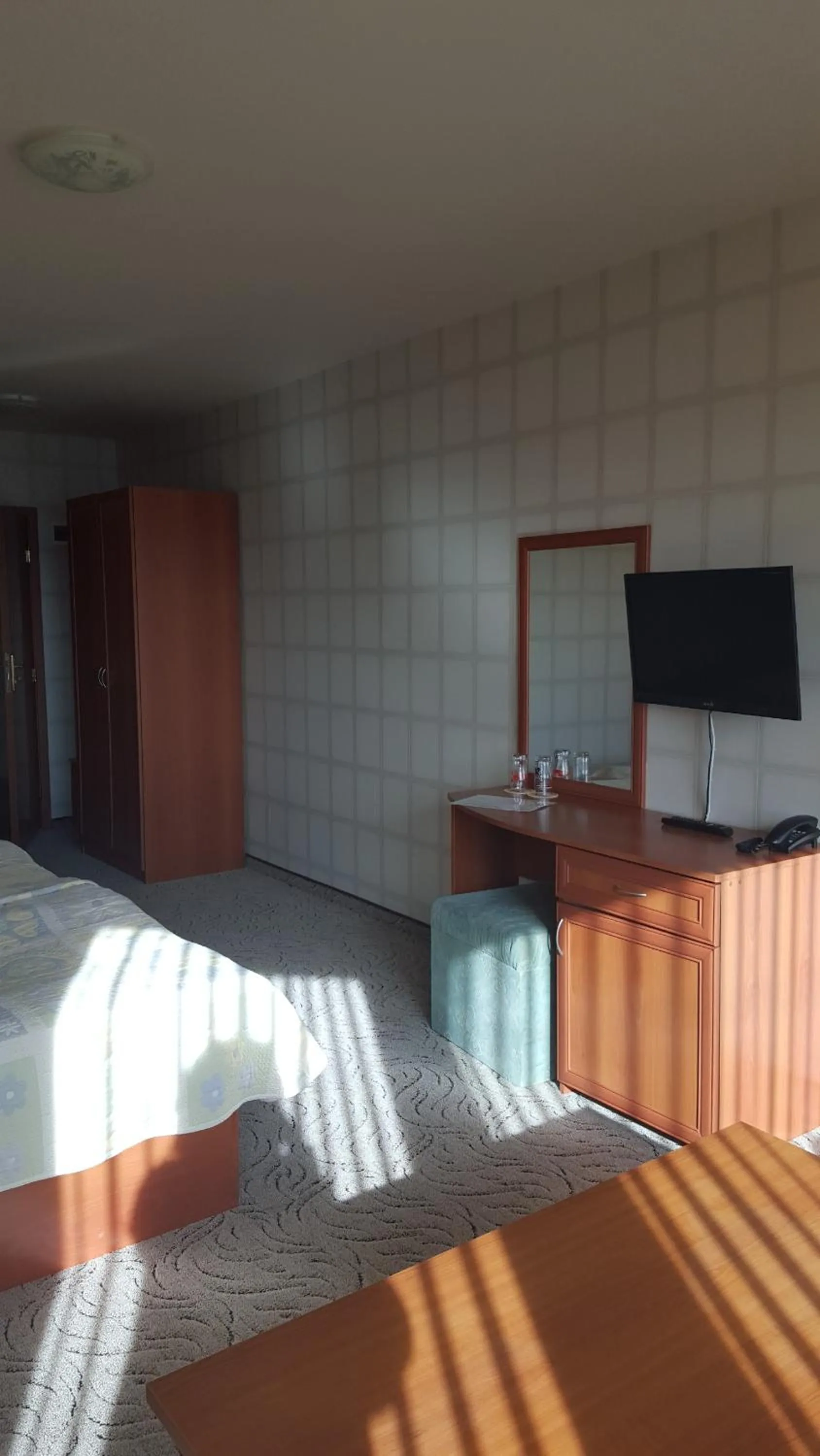 Bed in Семеен хотел Кристал