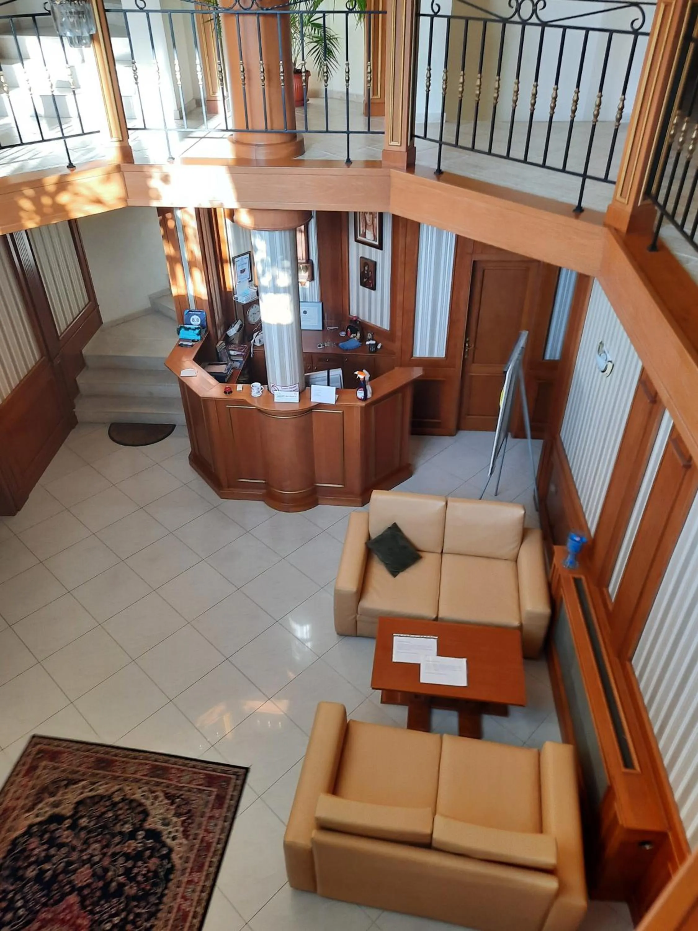 Lobby or reception in Семеен хотел Кристал