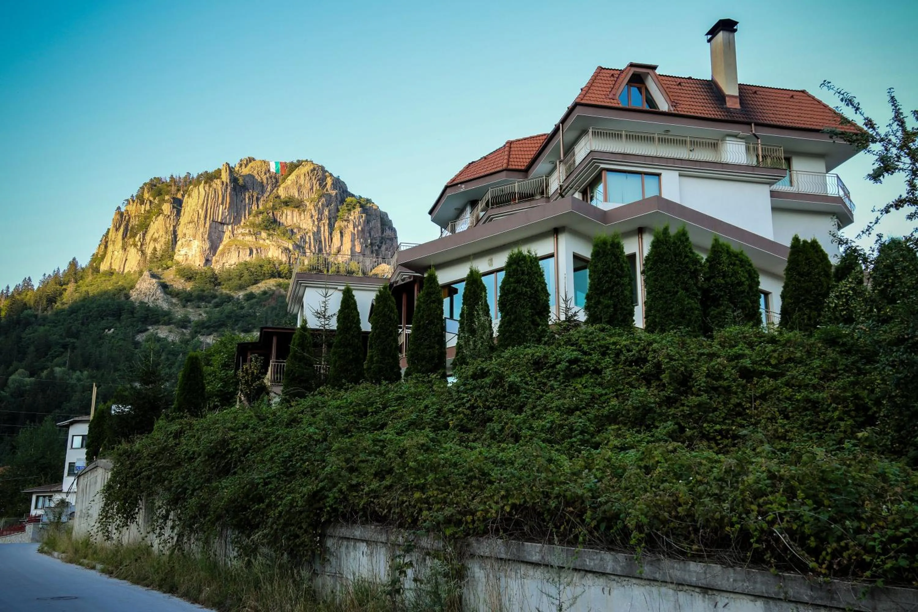 Семеен хотел Кристал