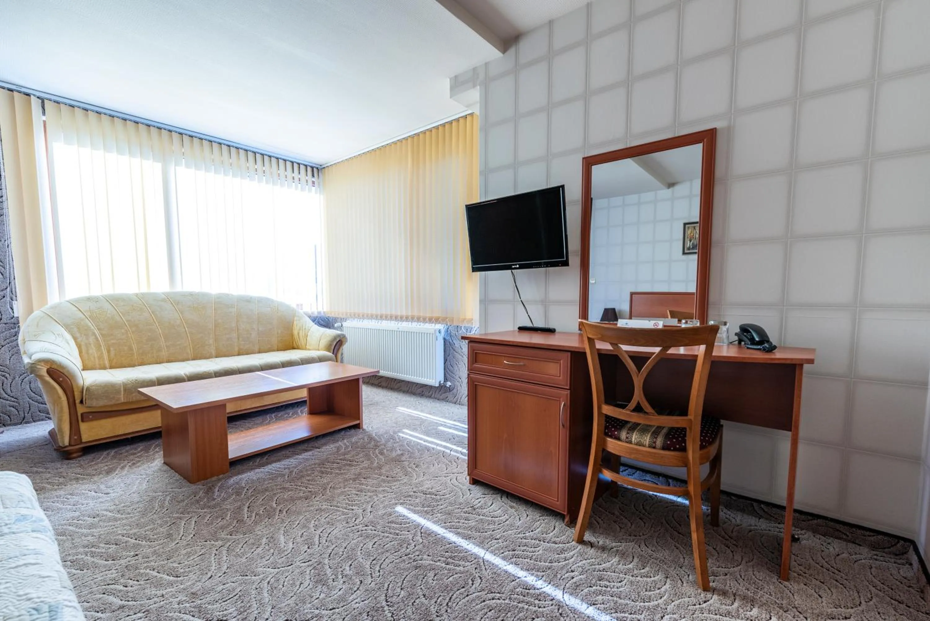 Семеен хотел Кристал