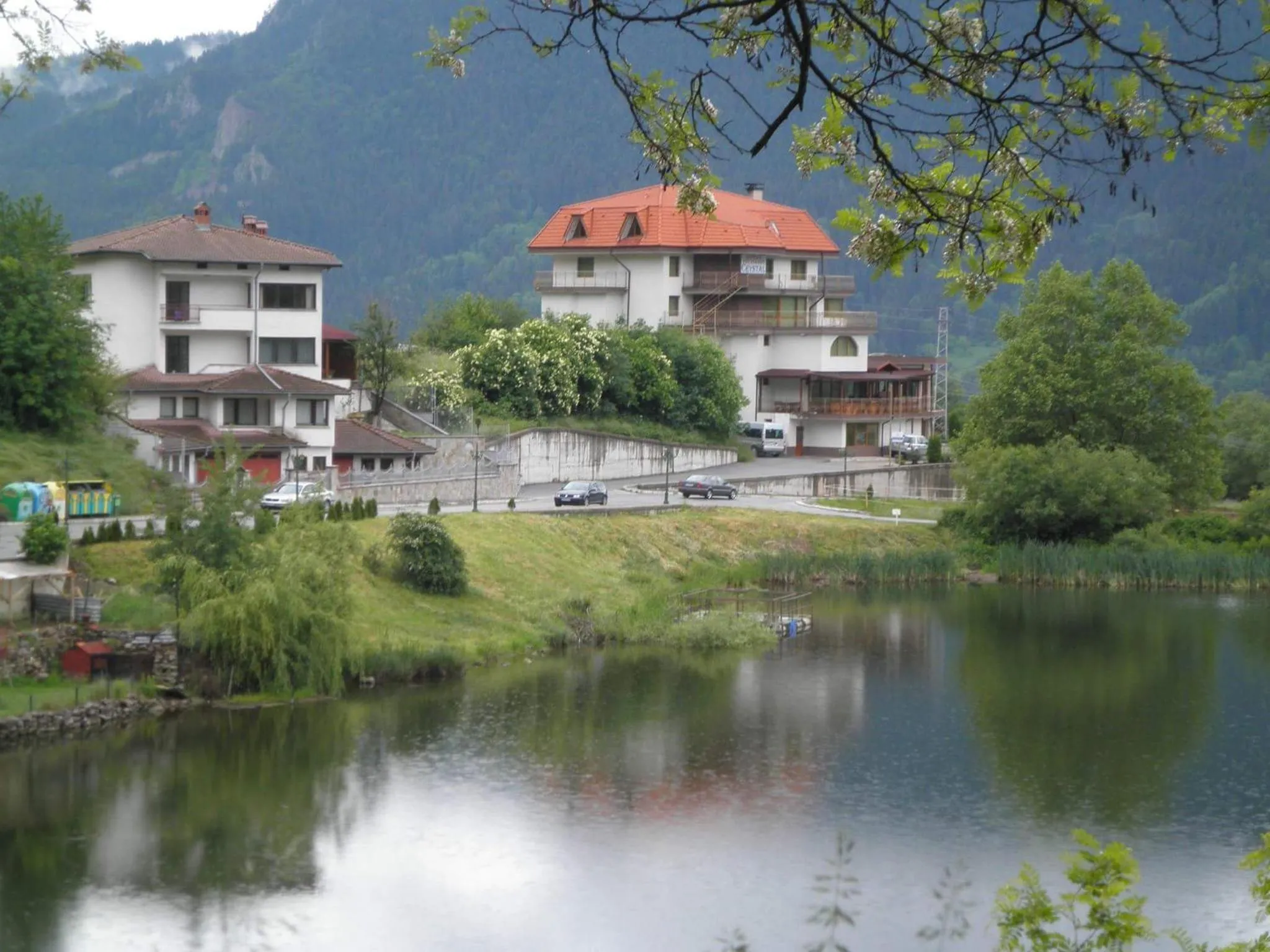 Семеен хотел Кристал