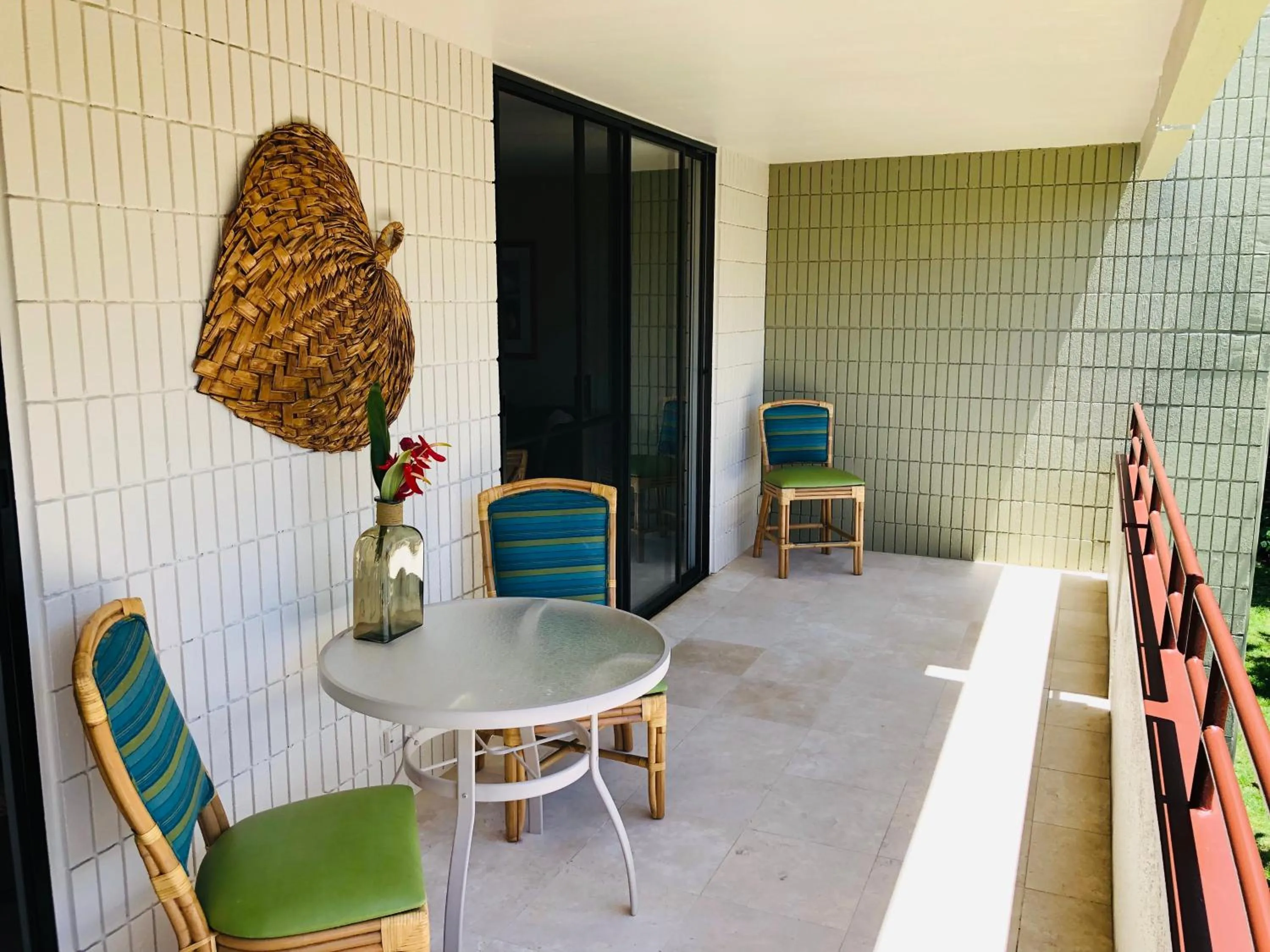 Patio in Kona Magic Honu Room