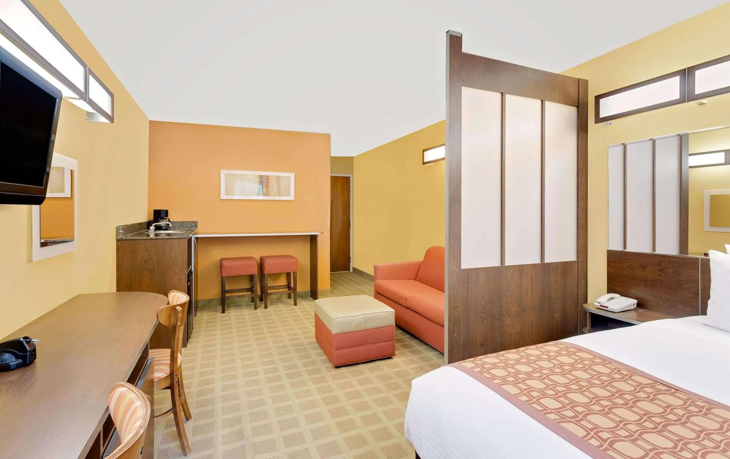 Photo of the whole room, Bed in Microtel Inn & Suites by Wyndham Princeton
