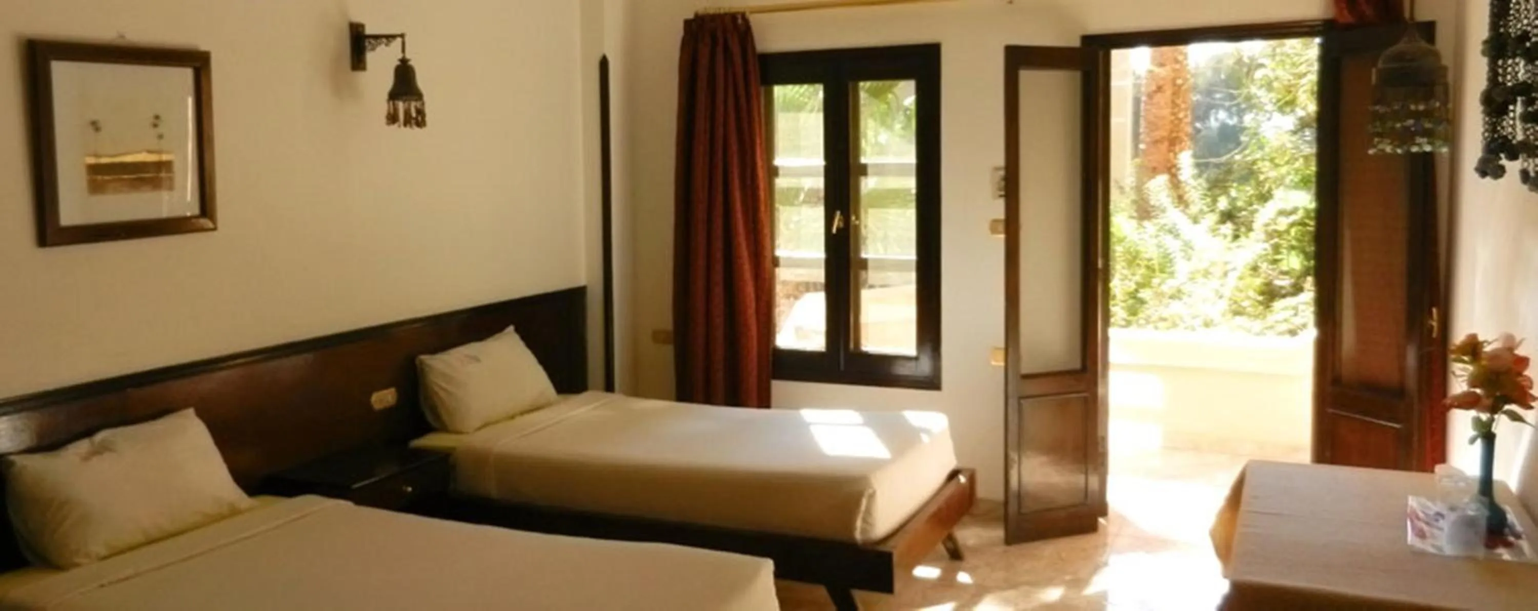 Photo of the whole room, Bed in El Nakhil Hotel