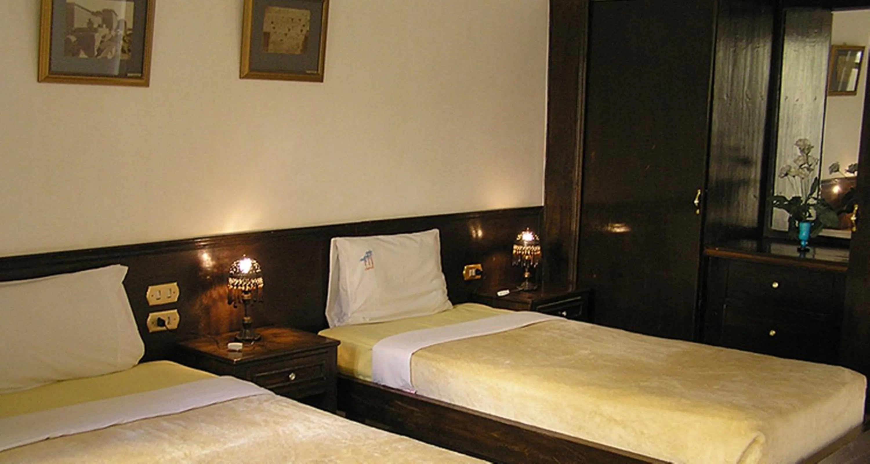 Bedroom, Bed in El Nakhil Hotel