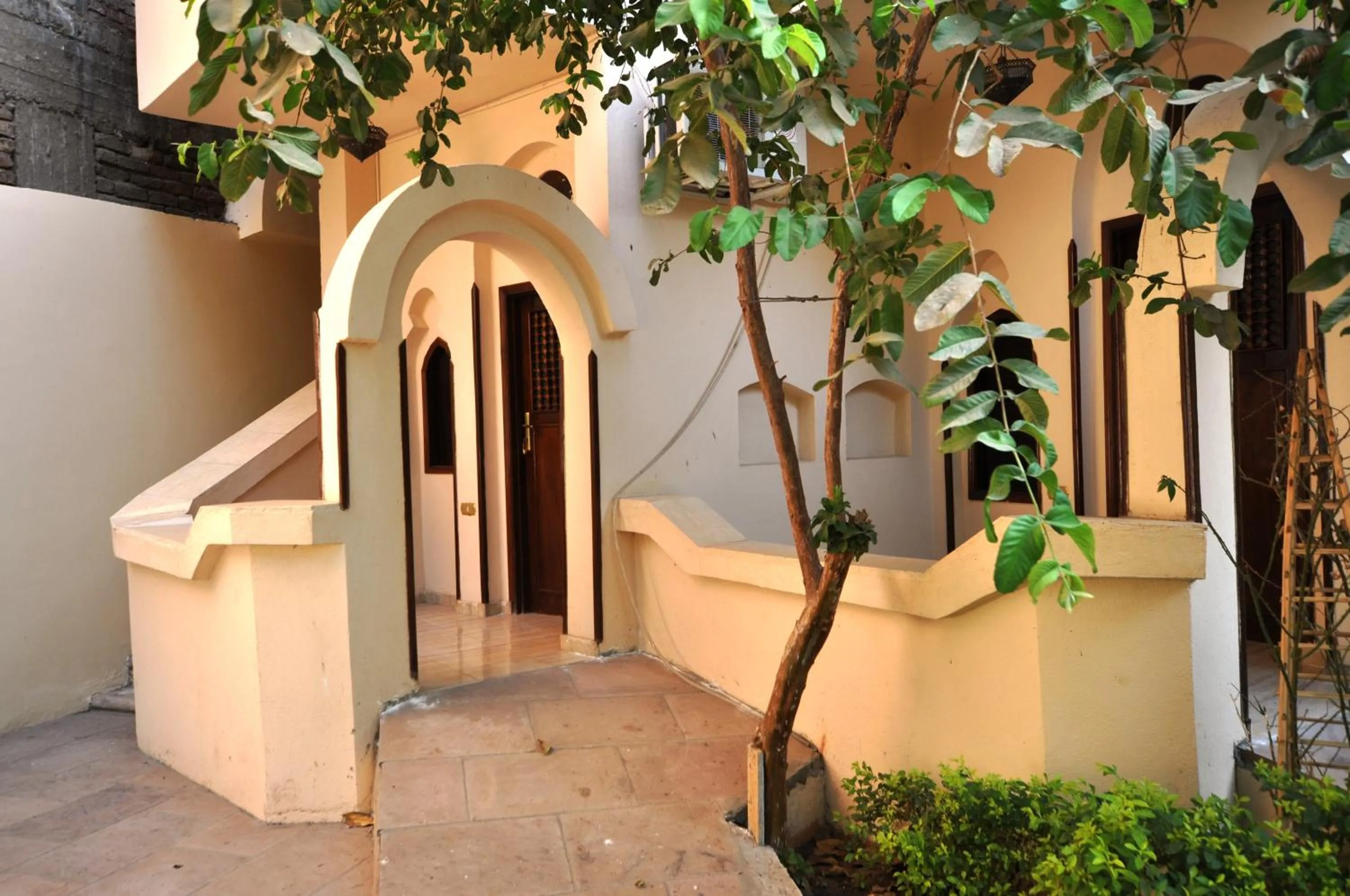 Patio in El Nakhil Hotel