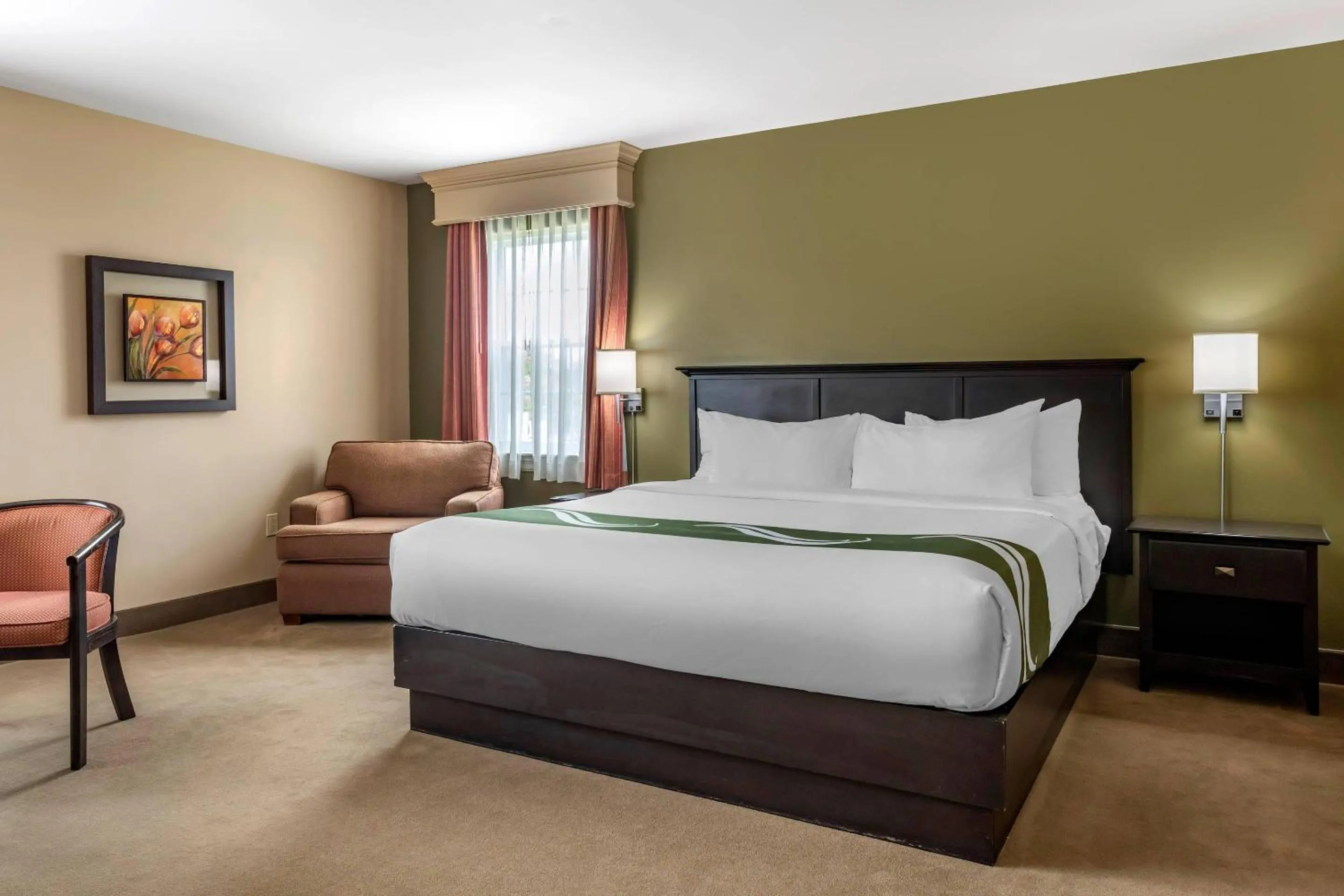 Bedroom, Bed in Quality Inn & Suites Quispamsis