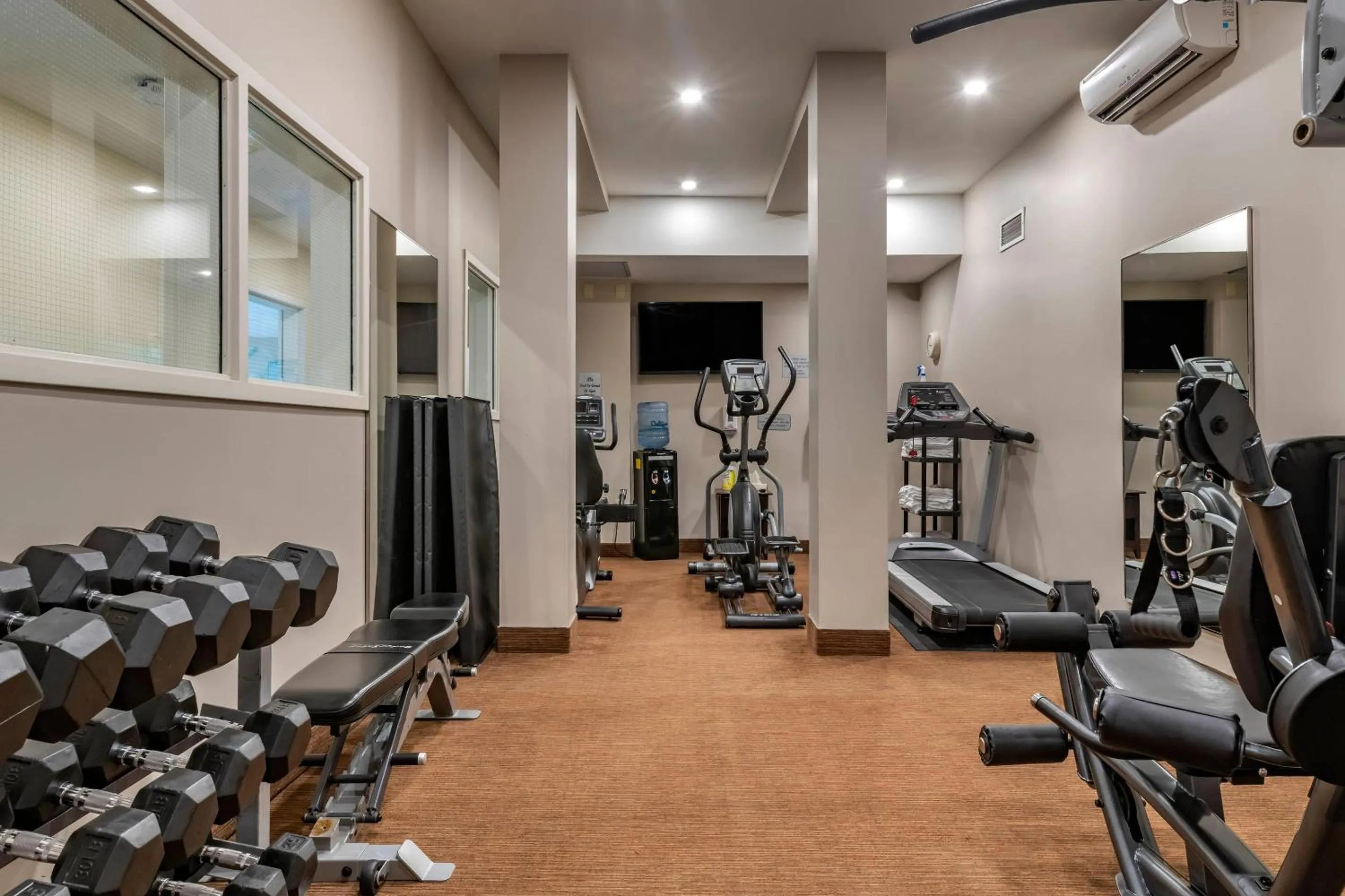Fitness centre/facilities in Quality Inn & Suites Quispamsis