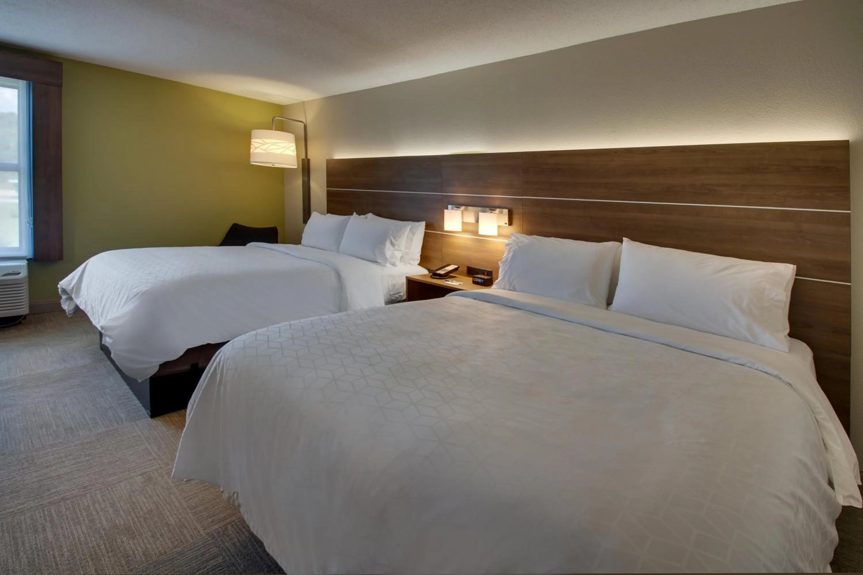 Photo of the whole room, Bed in Holiday Inn Express - Horse Cave by IHG