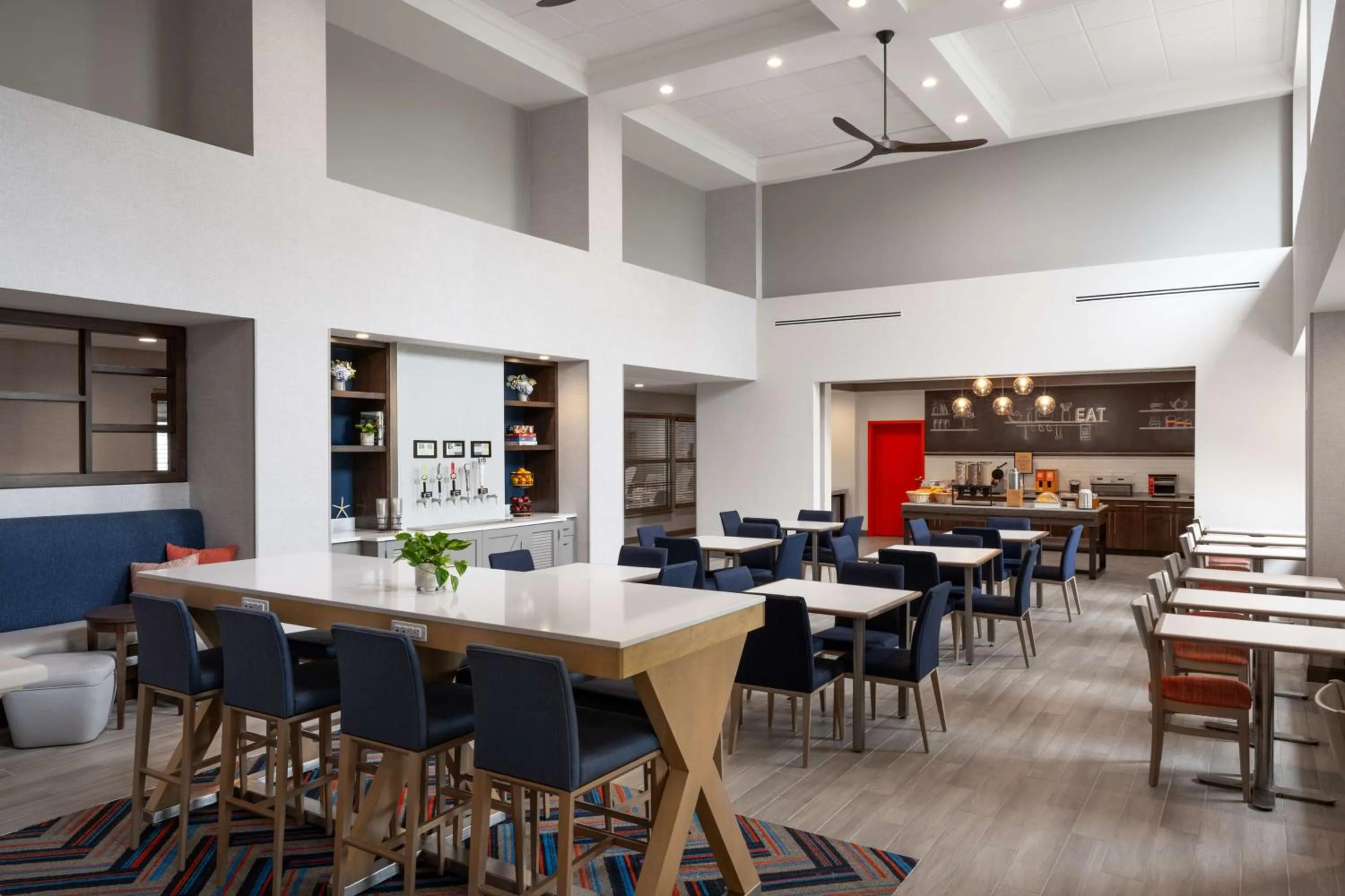 Lobby or reception in Hampton Inn & Suites - Cape Cod / West Yarmouth