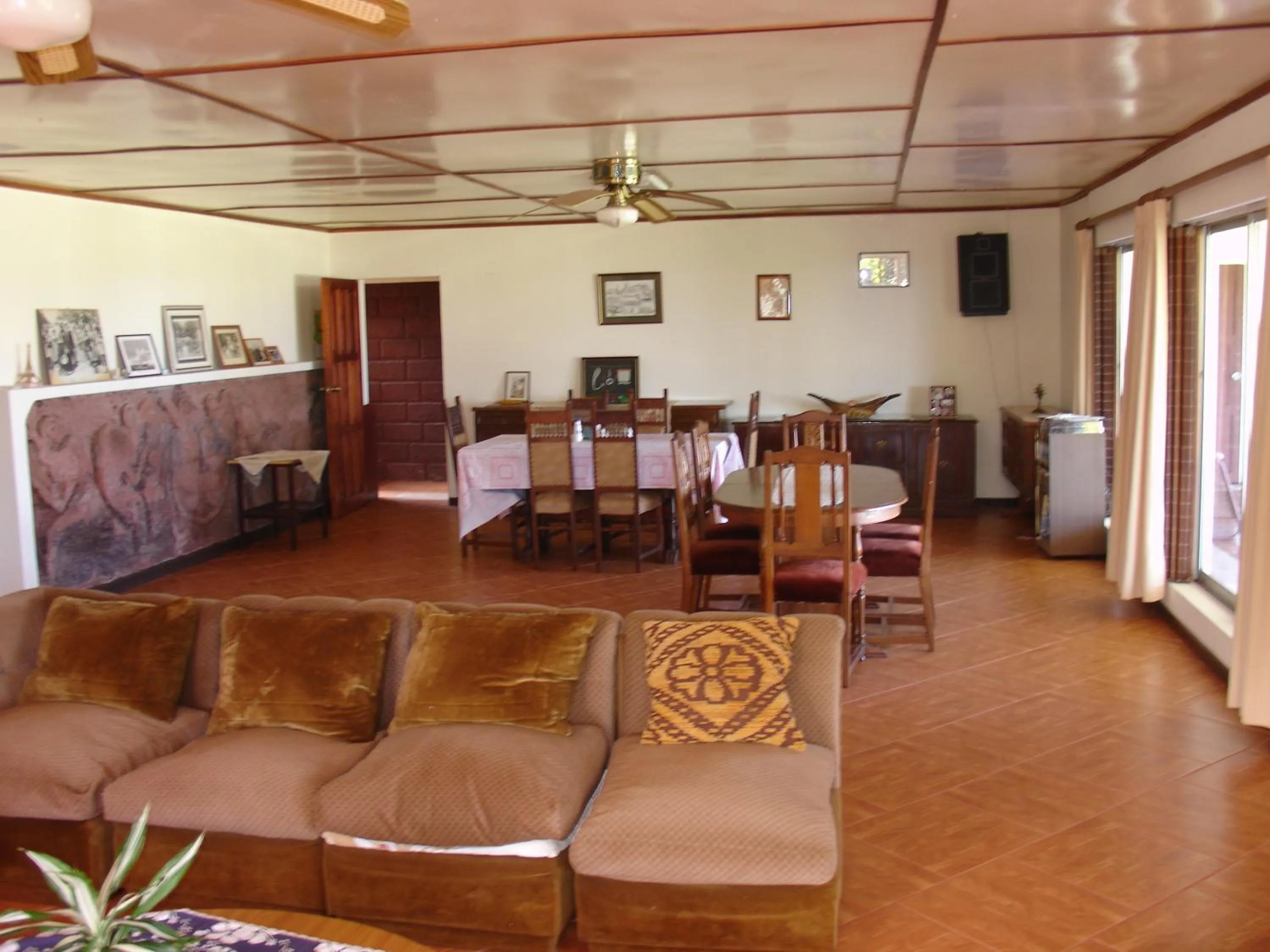 Restaurant/places to eat in Hotel Victoria