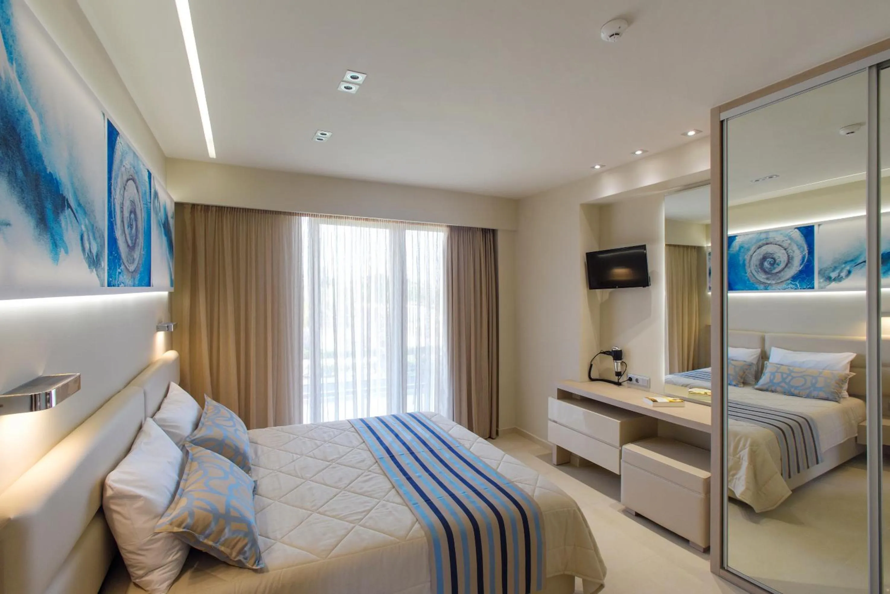 Bedroom, Bed in Marinos Beach Hotel