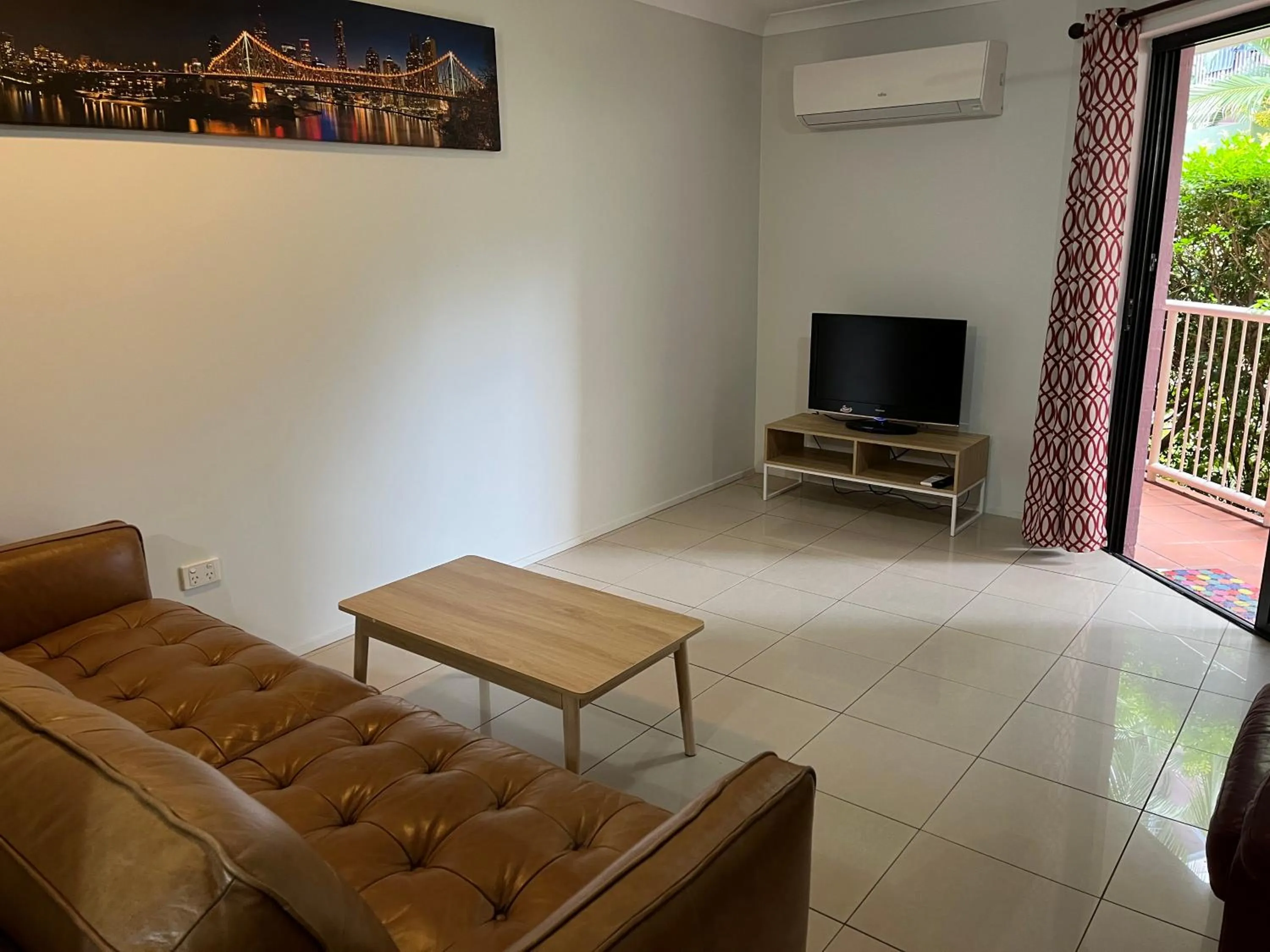 TV and multimedia in Spring Hill Gardens Apartments