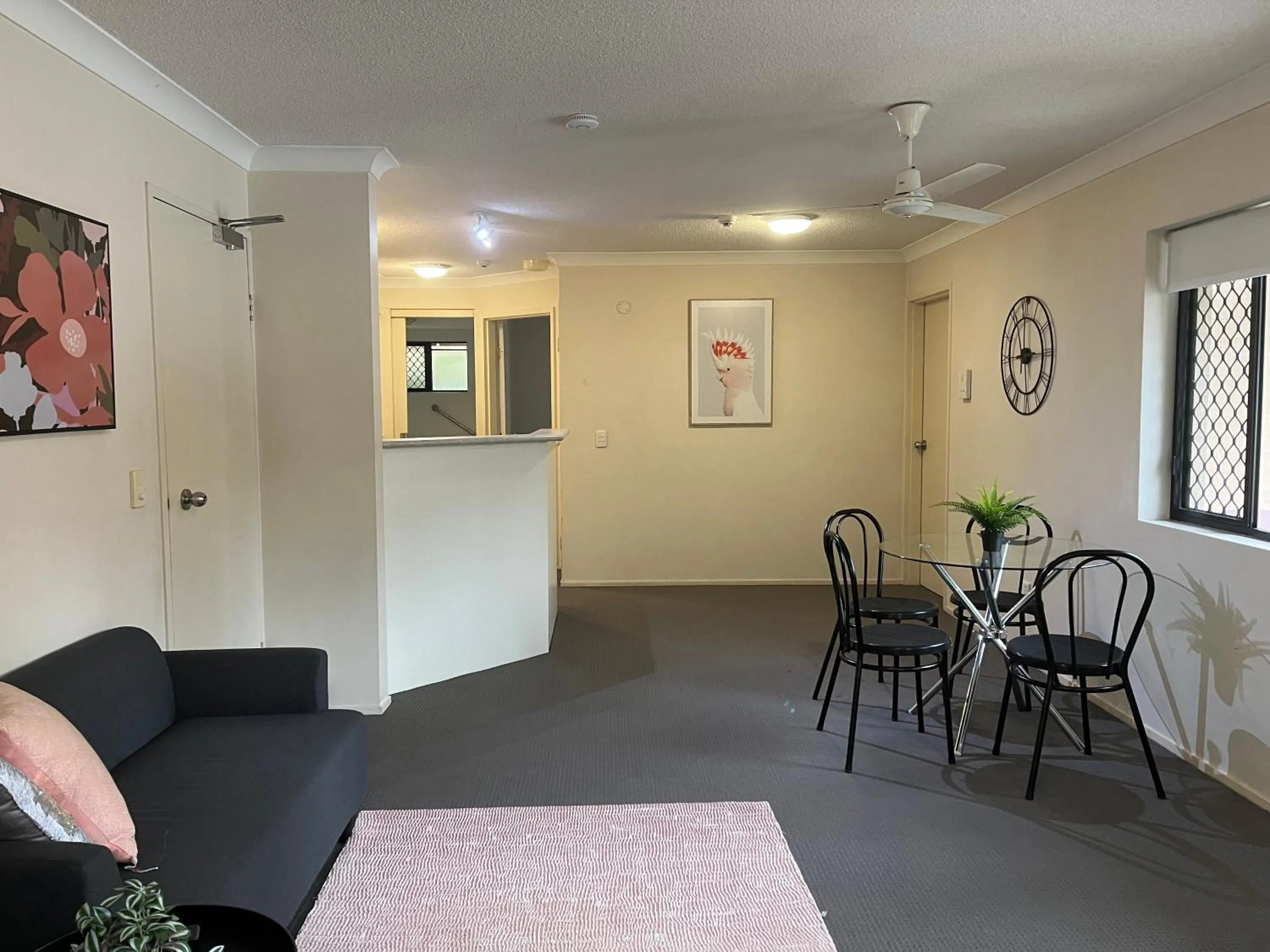 Living room in Spring Hill Gardens Apartments