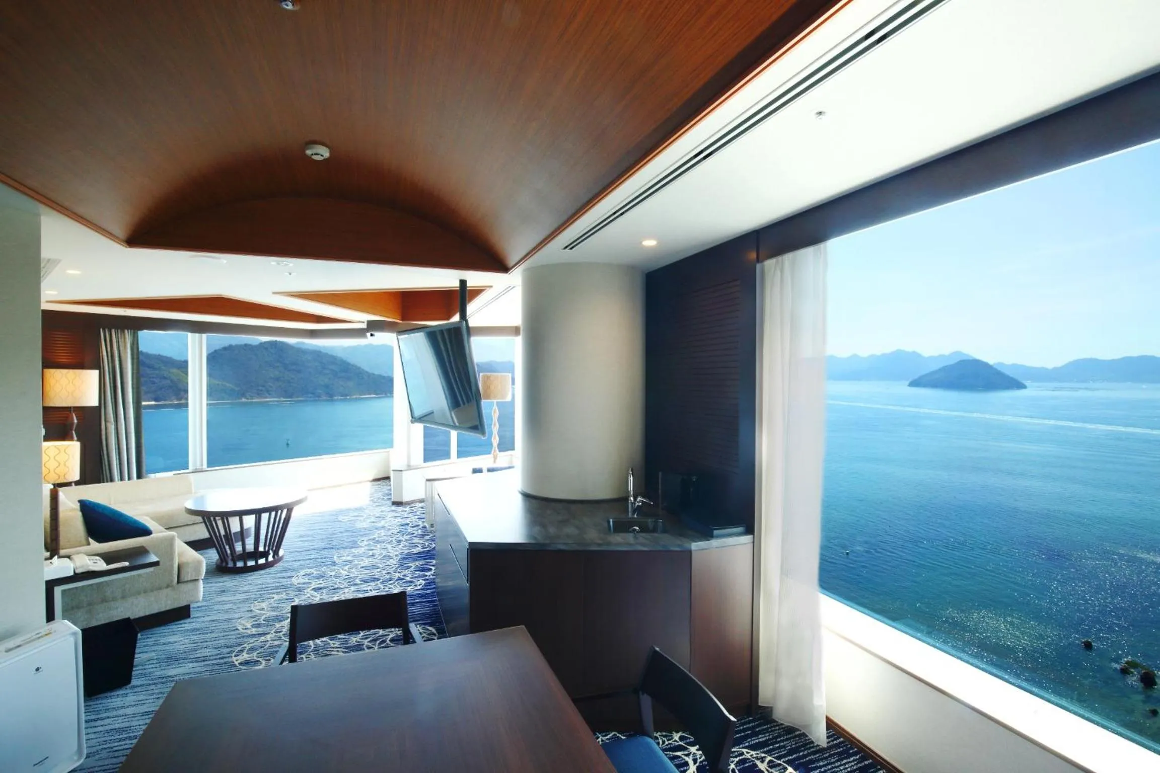 Living room in Grand Prince Hotel Hiroshima