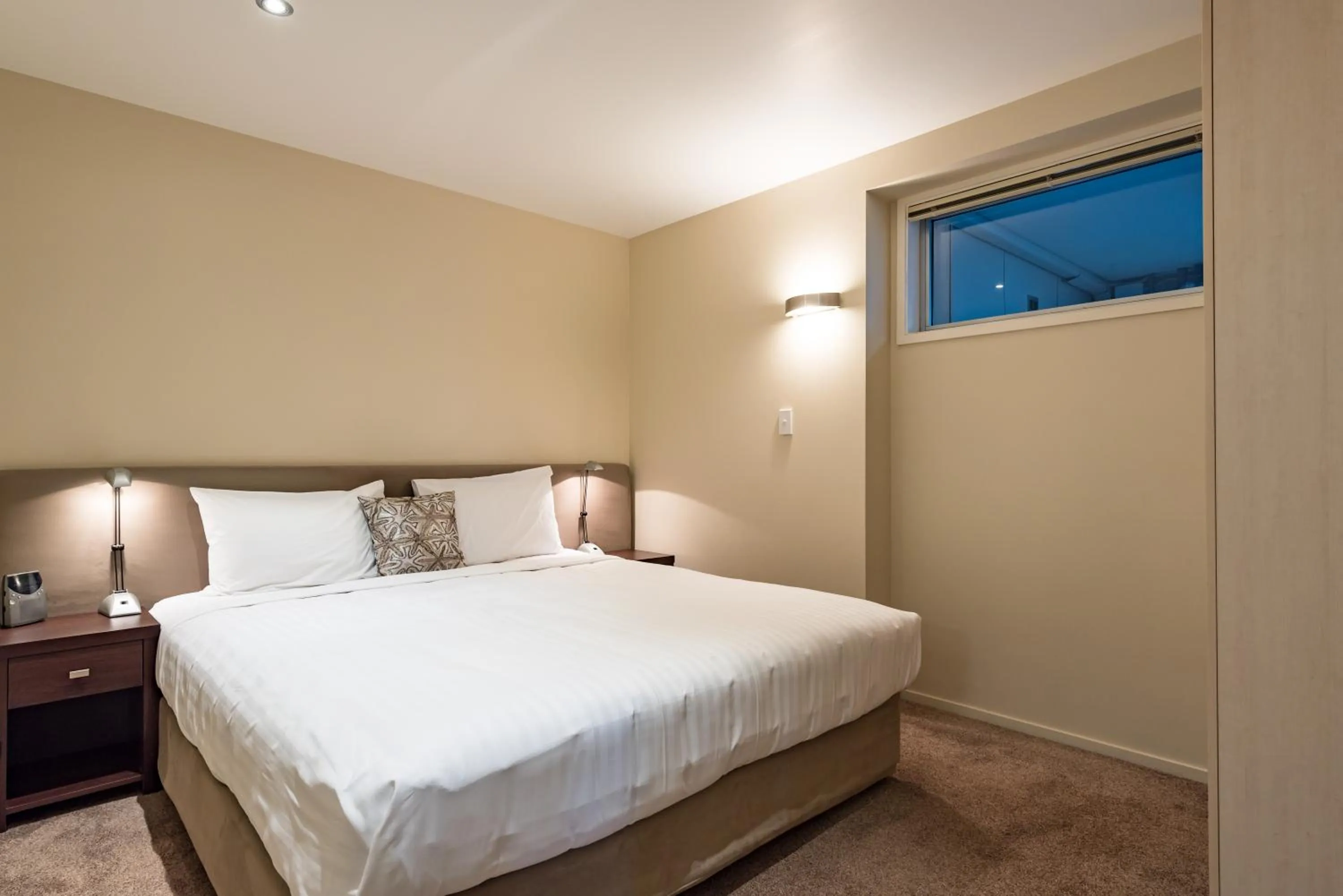 Bedroom, Bed in Edgewater Palms Apartments