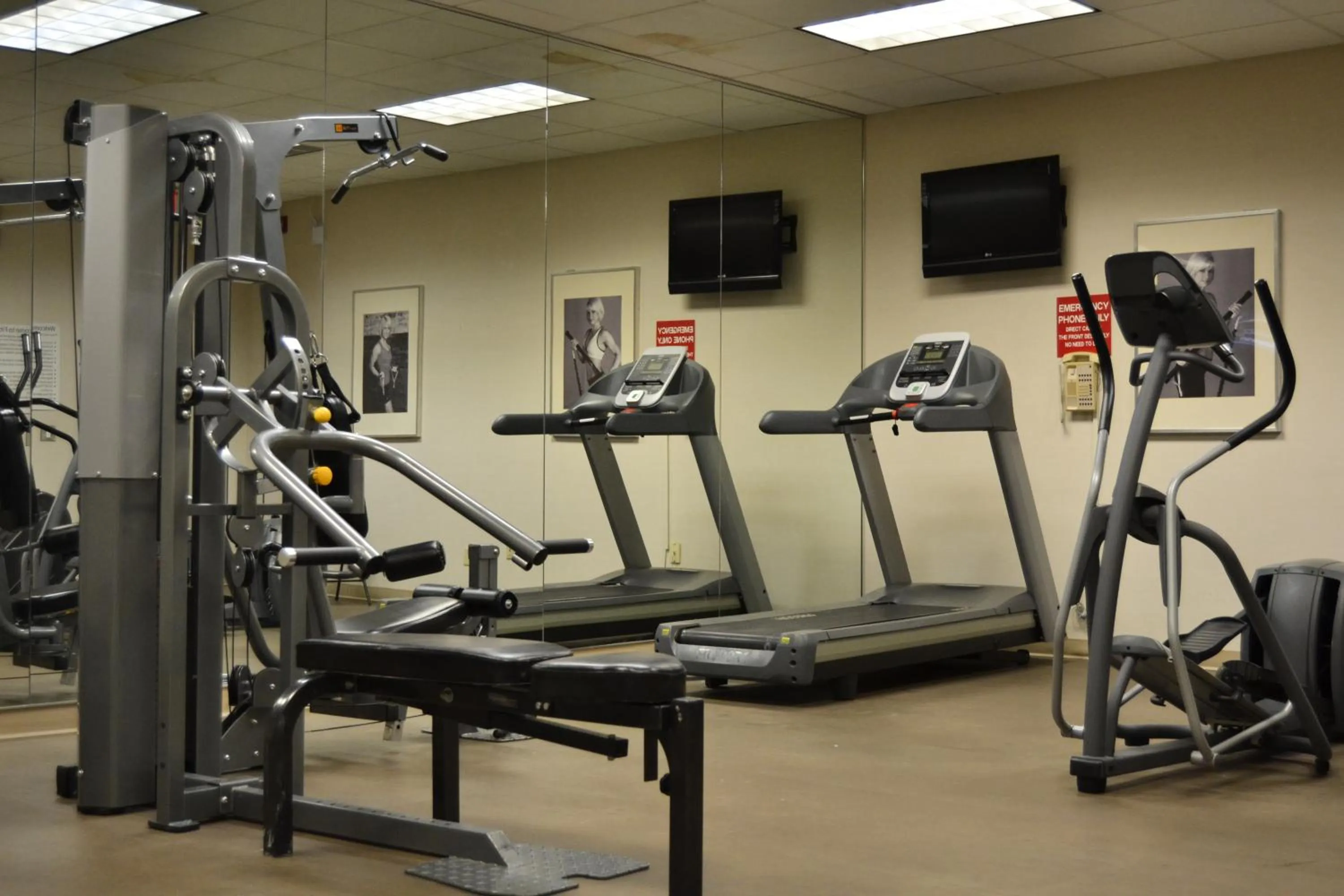 Fitness centre/facilities in Amenida Residences, Calgary