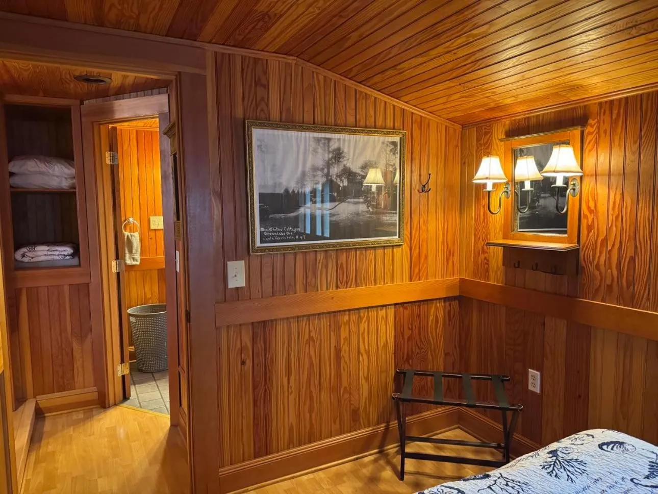 Bed in Whistling Winds Motel