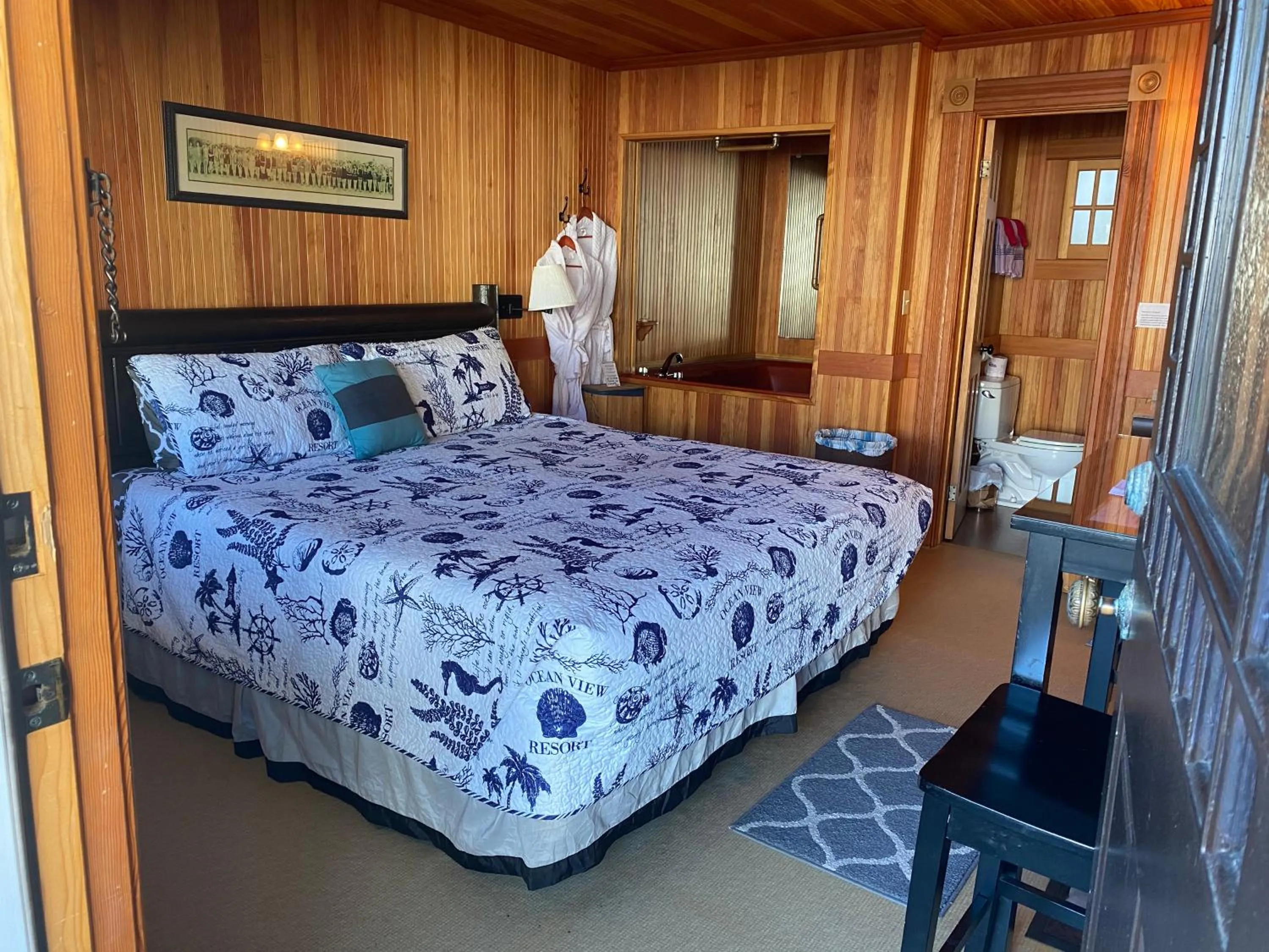 Bed in Whistling Winds Motel