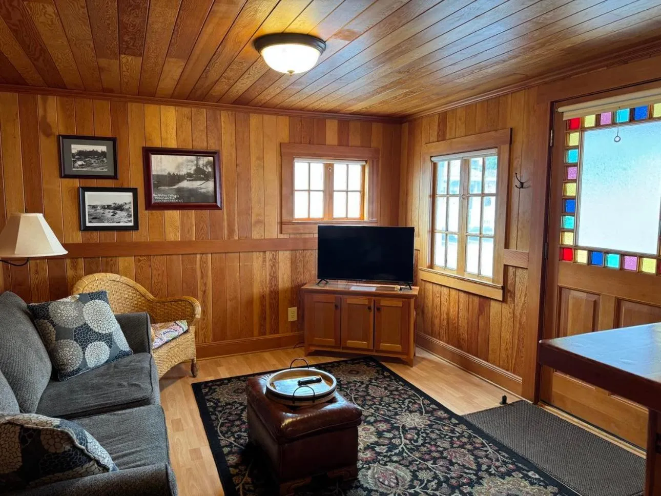 Living room in Whistling Winds Motel