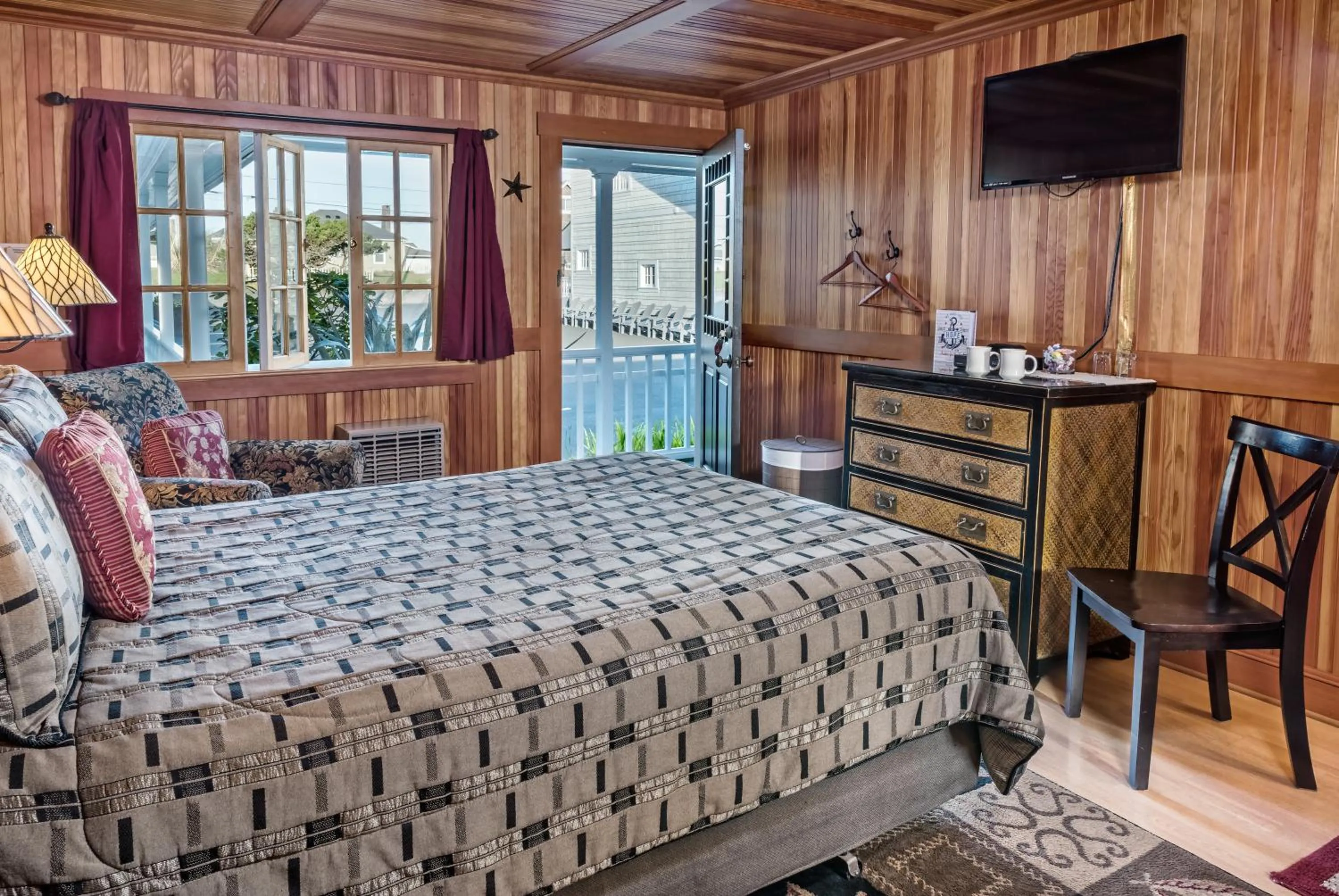 Bed in Whistling Winds Motel