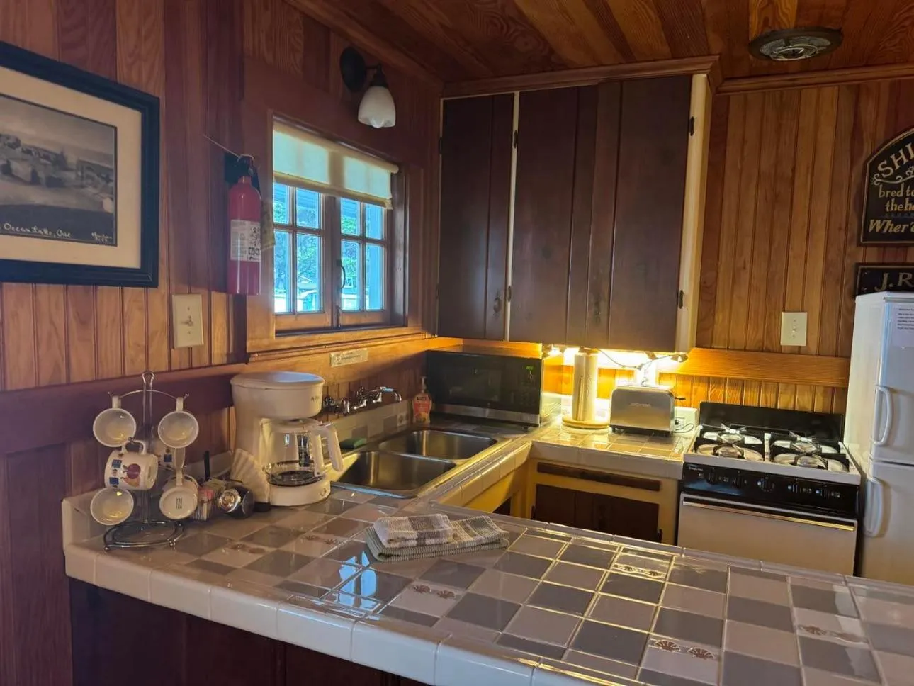 Whistling Winds Motel