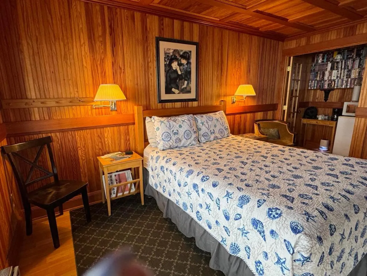 Bed in Whistling Winds Motel