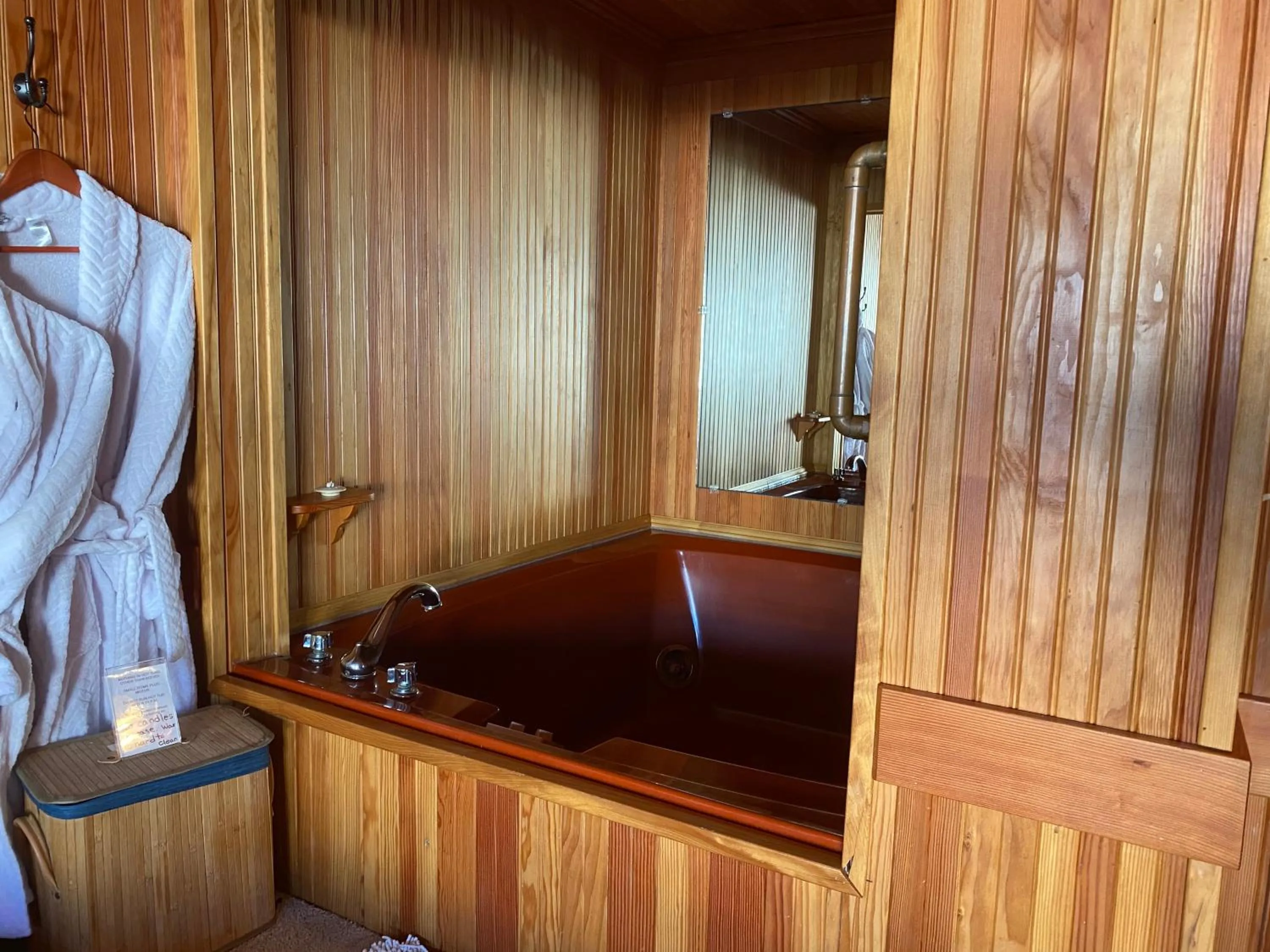 Whistling Winds Motel