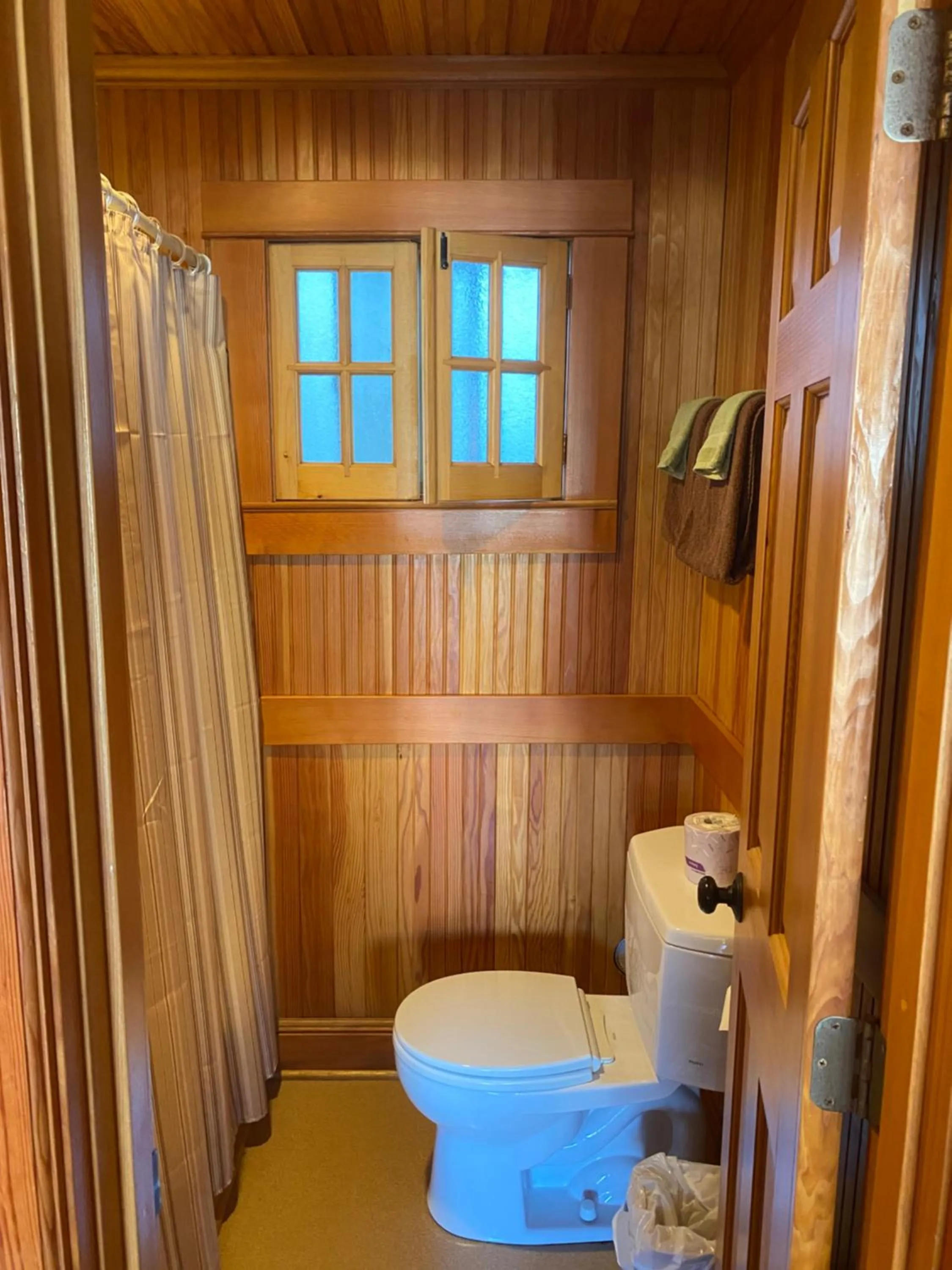 Whistling Winds Motel