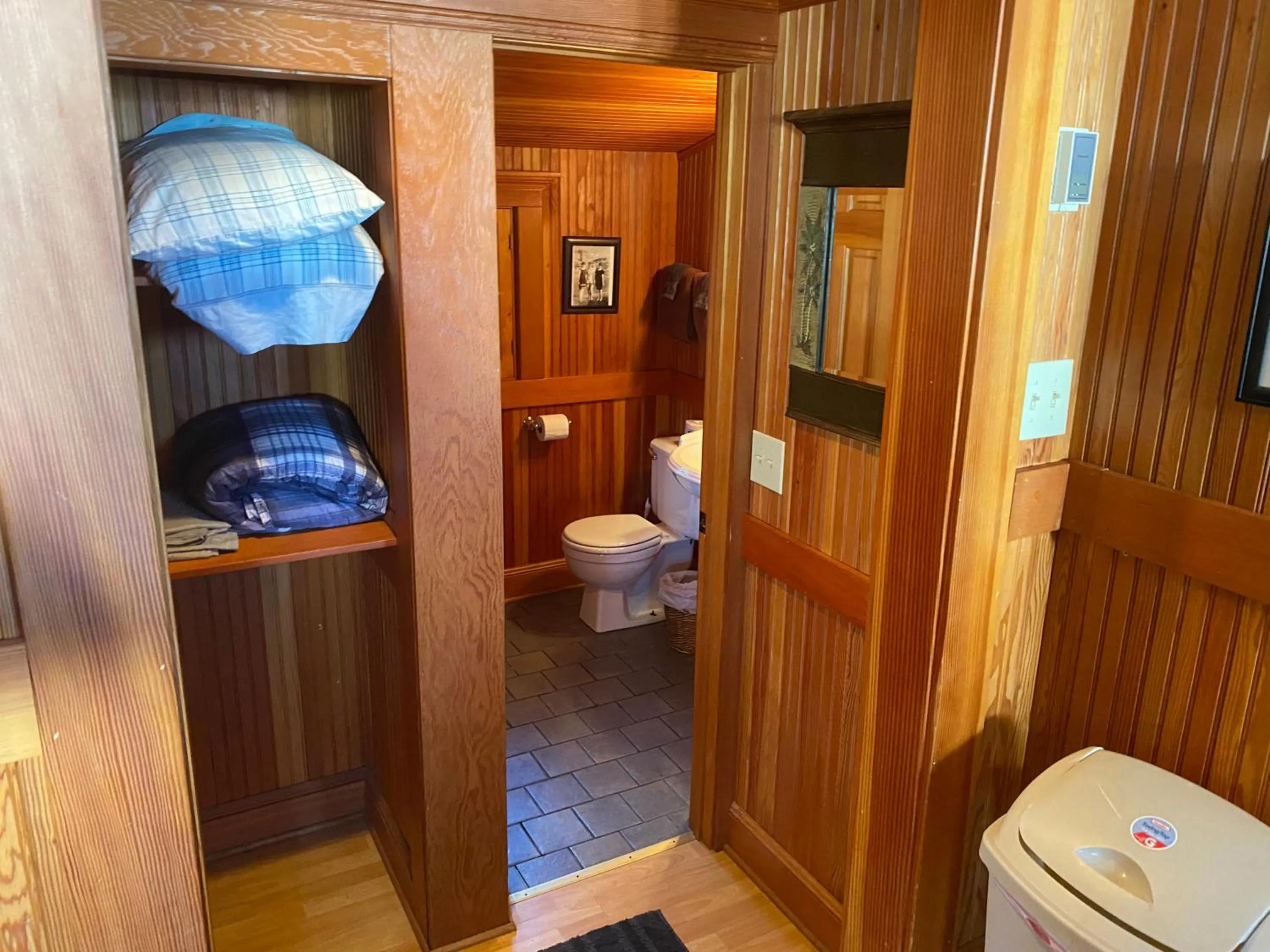 Whistling Winds Motel