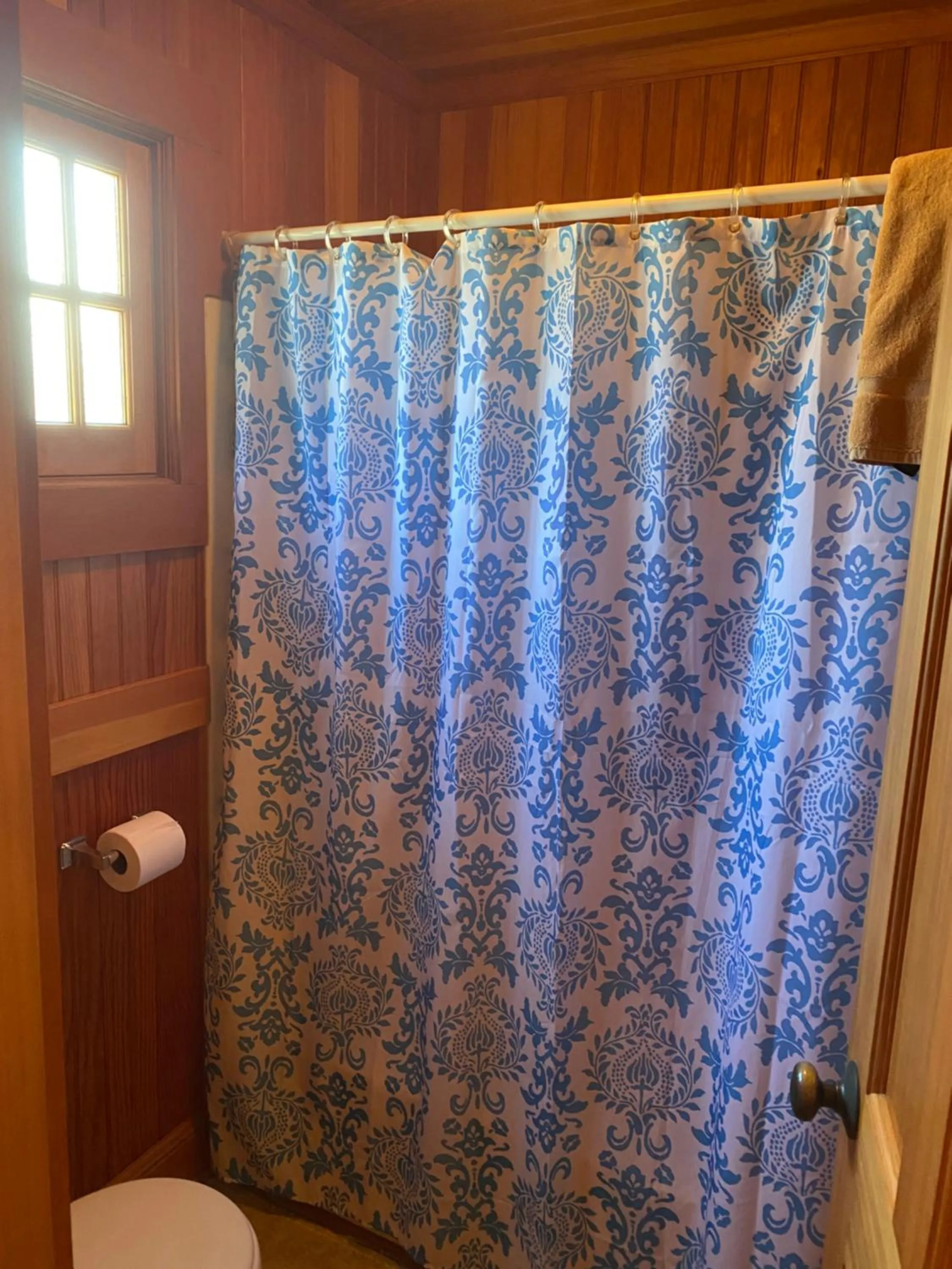 Whistling Winds Motel