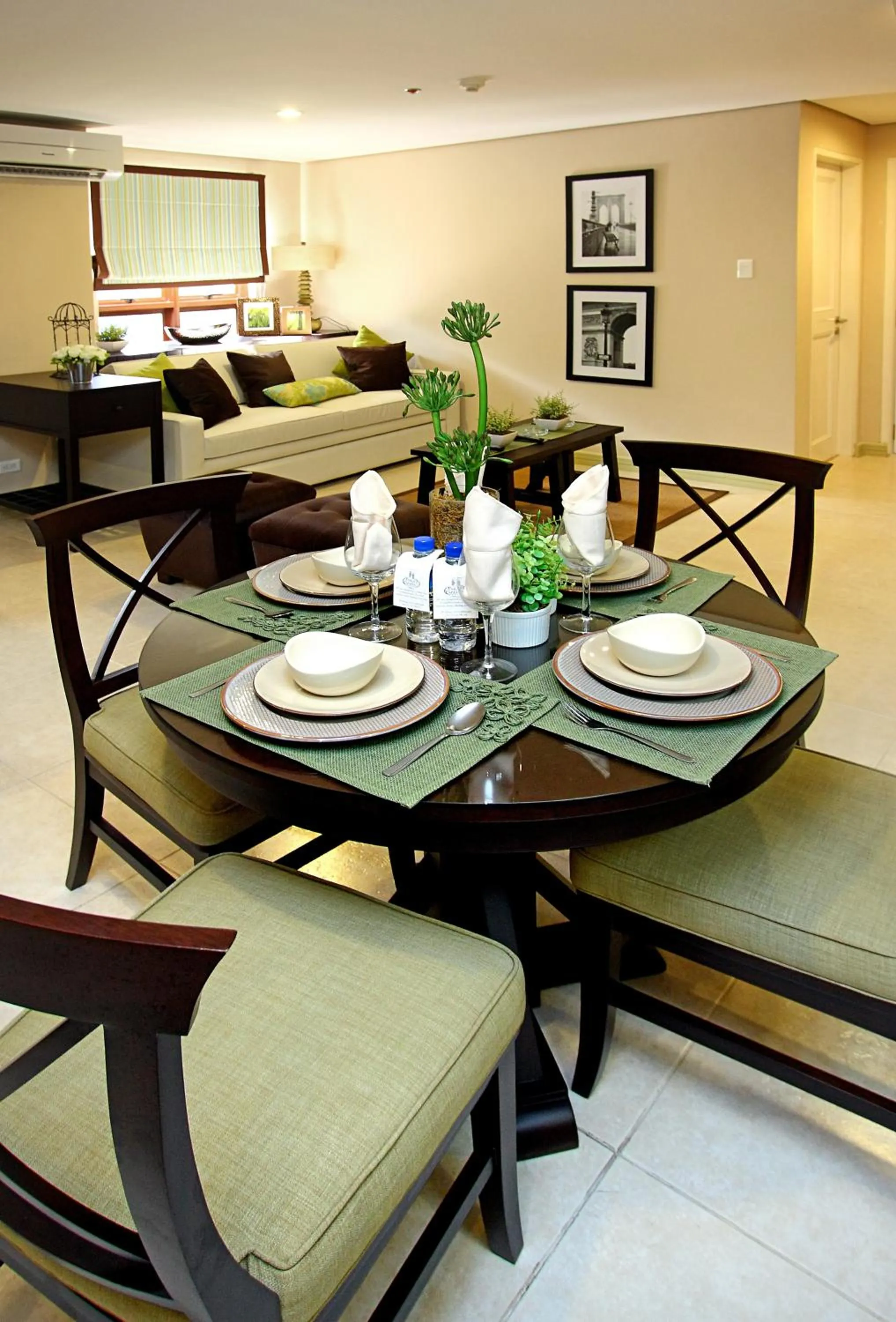Dining area in Crosswinds Resort Suites