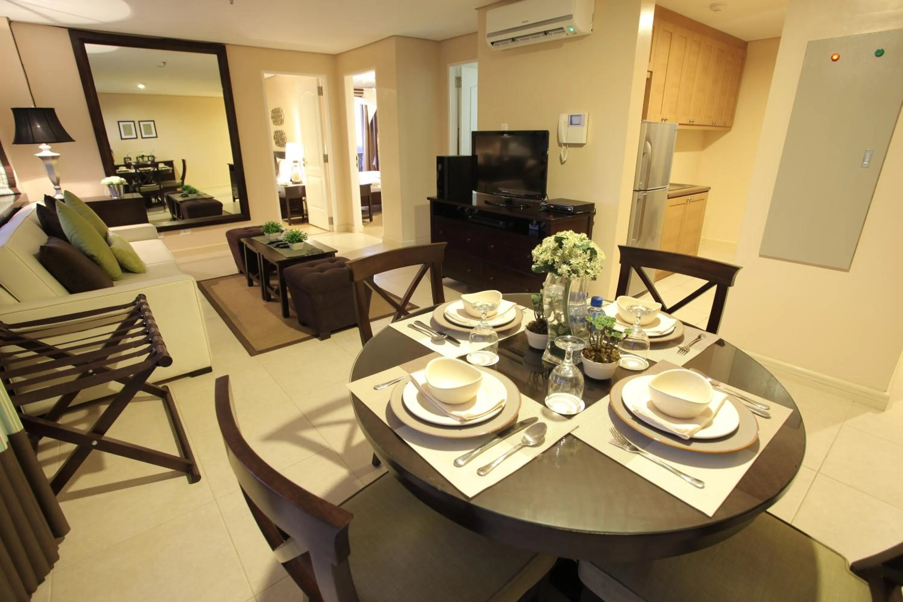 Dining area in Crosswinds Resort Suites