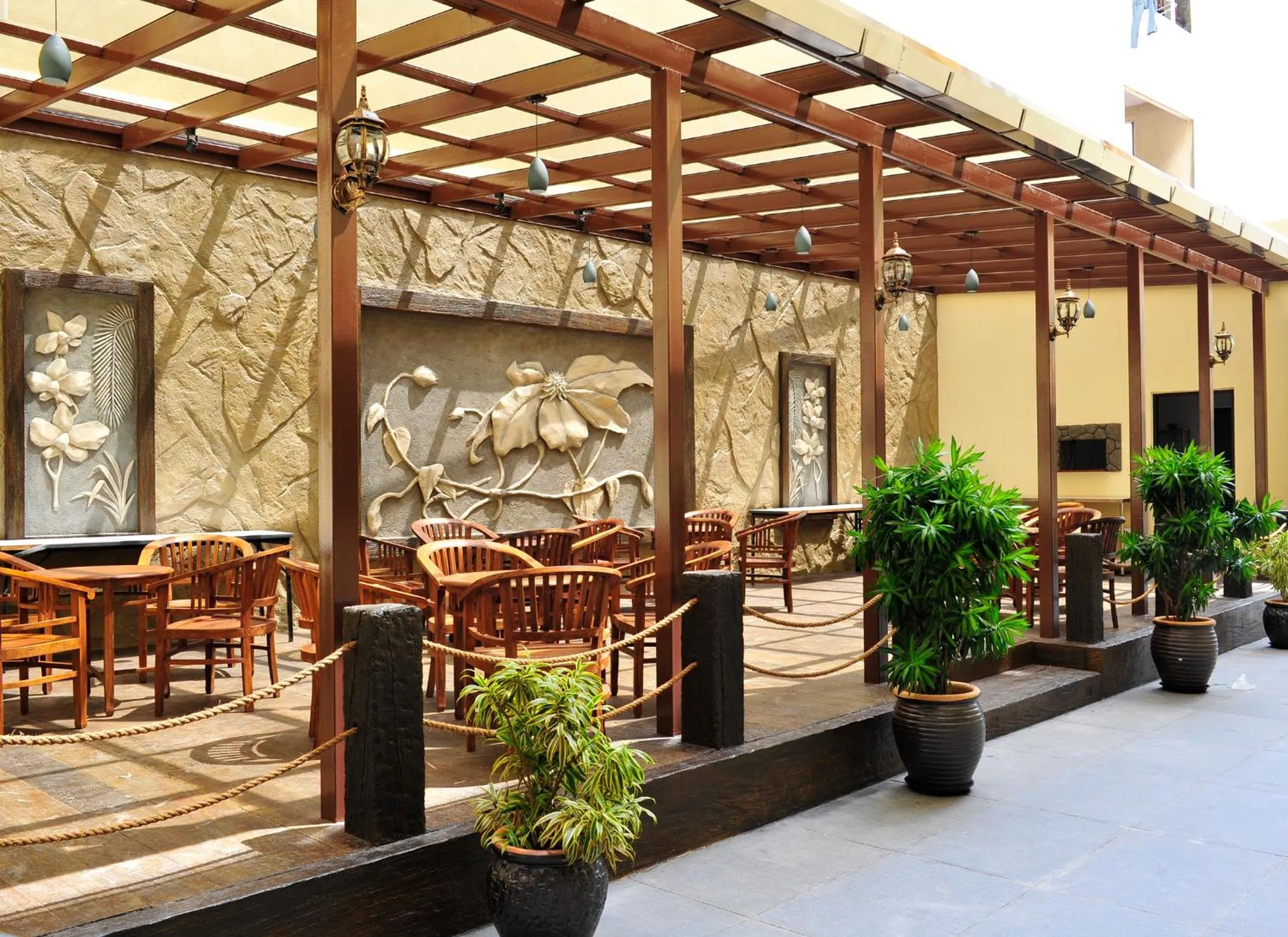 Restaurant/places to eat in Hallmark Express Hotel