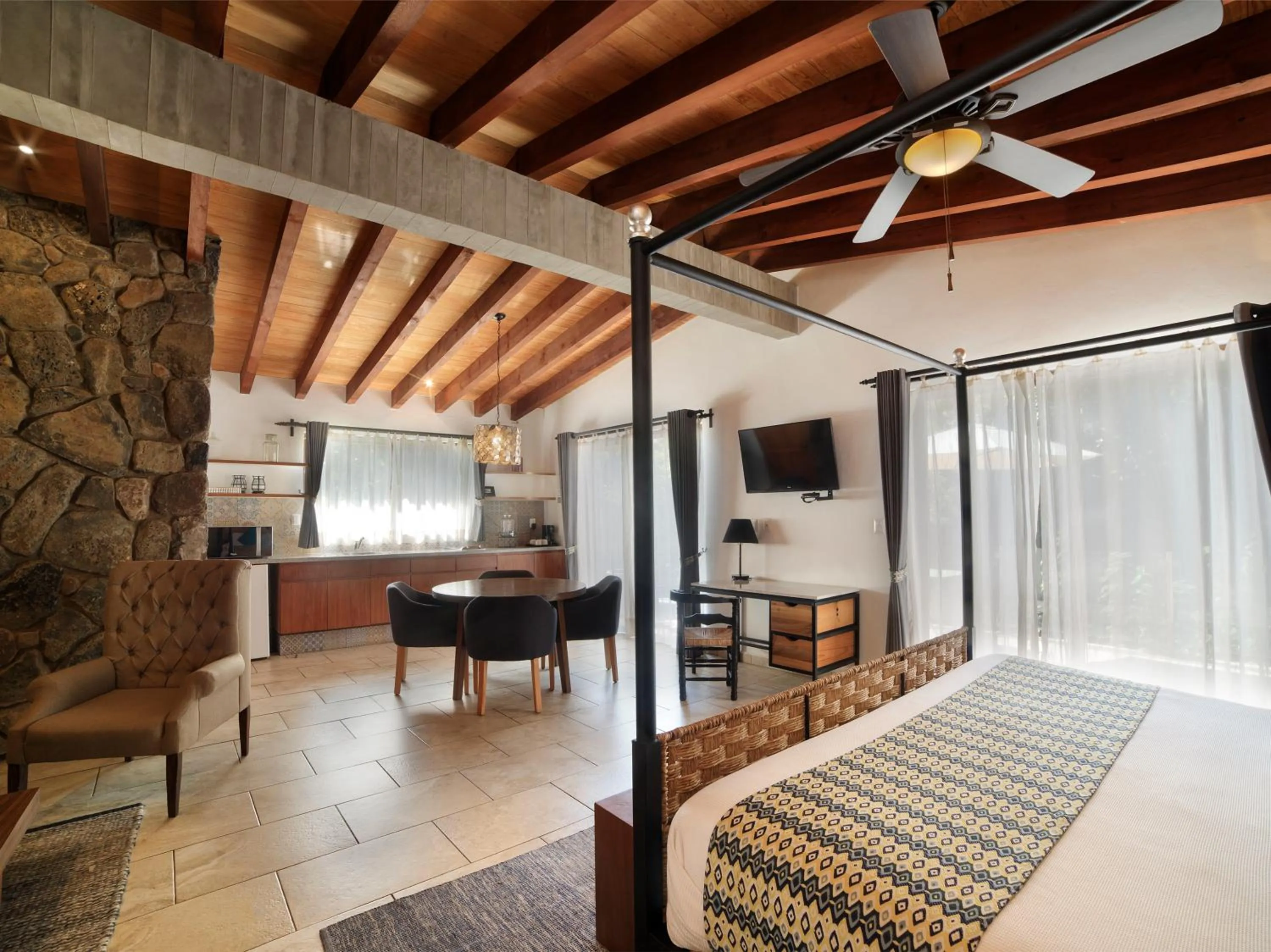 Coffee/tea facilities, Bed in Hotel Amate del Rio