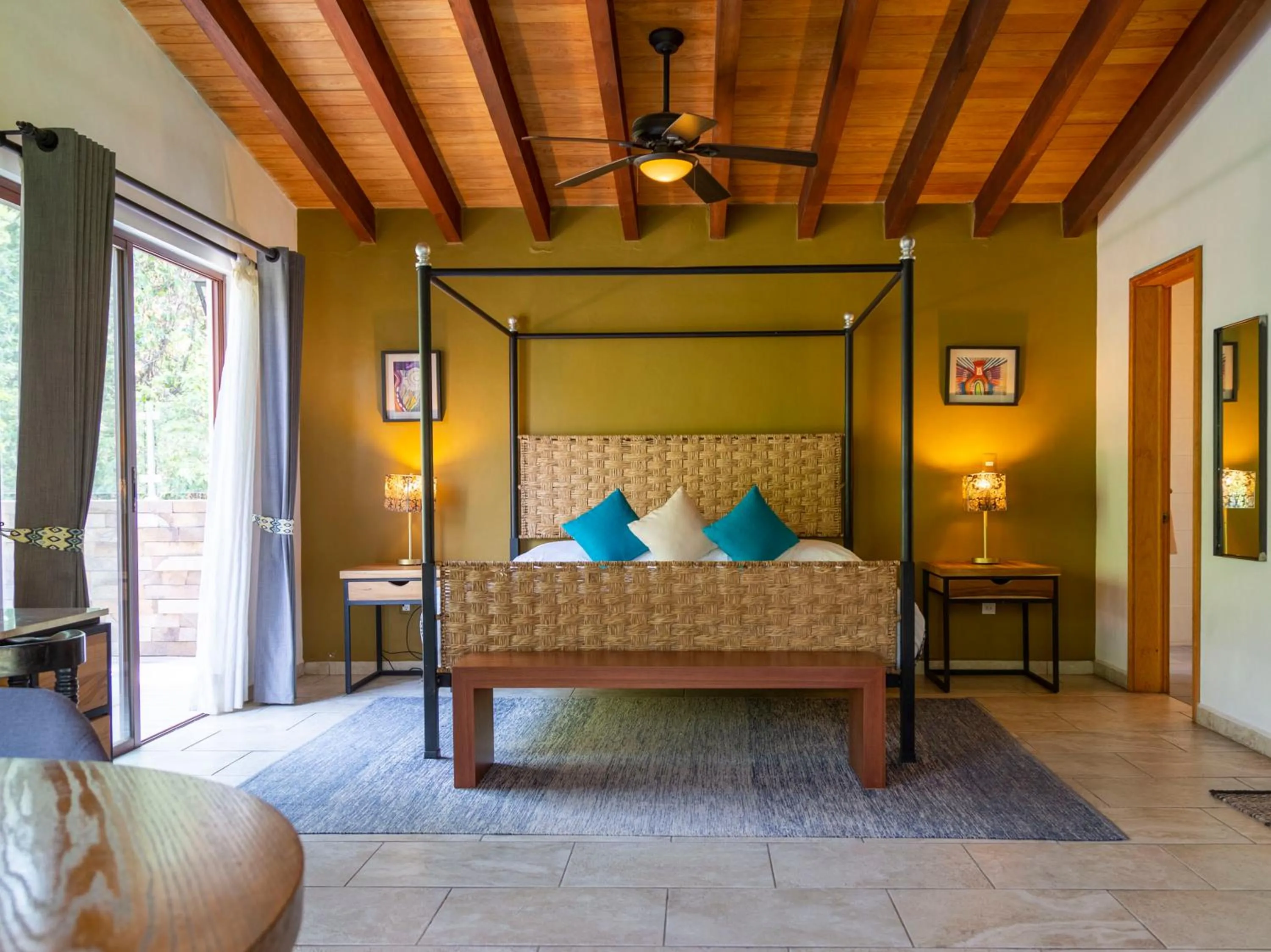 Photo of the whole room, Bed in Hotel Amate del Rio