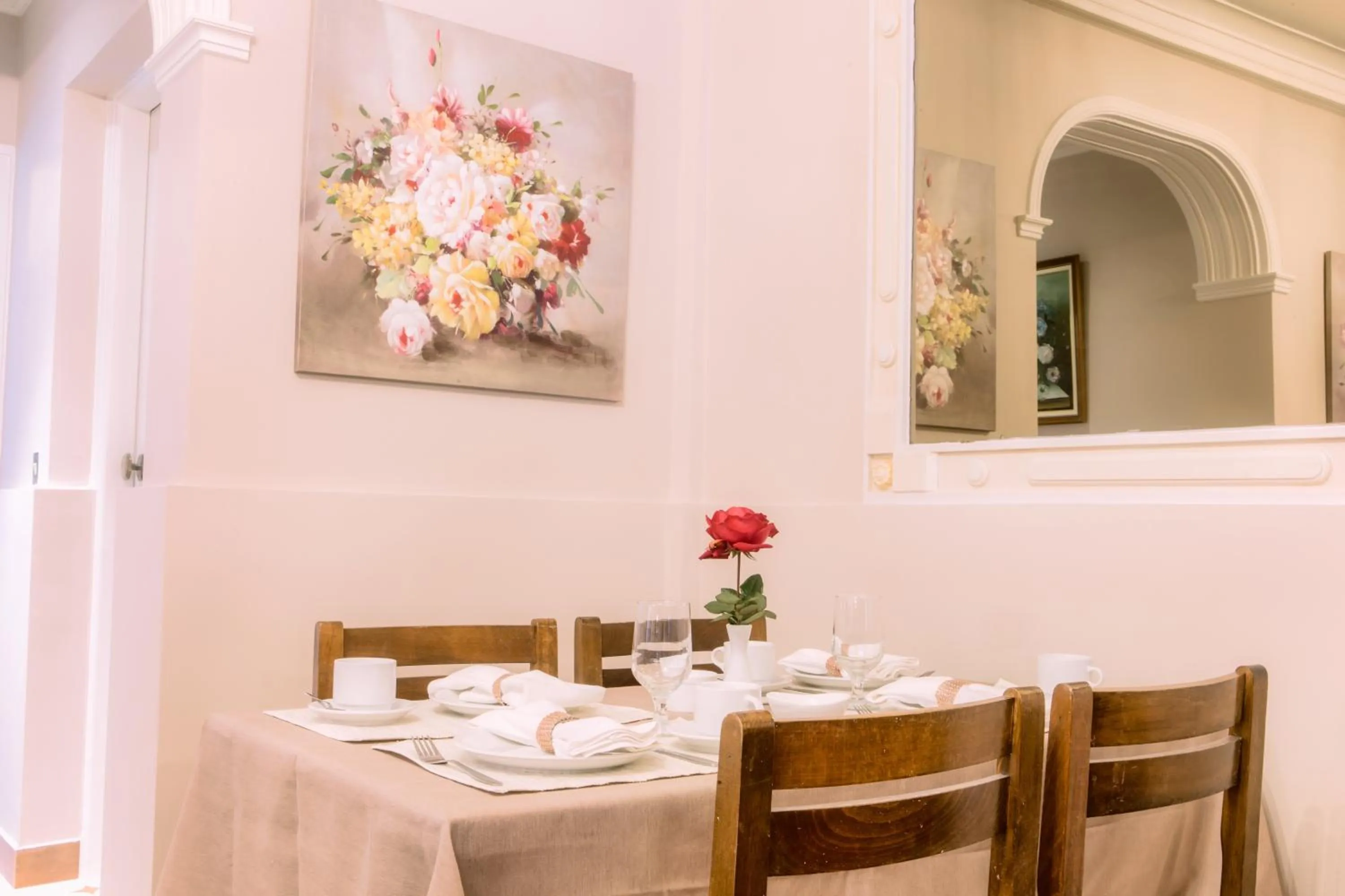 Restaurant/places to eat in Sirena Beach