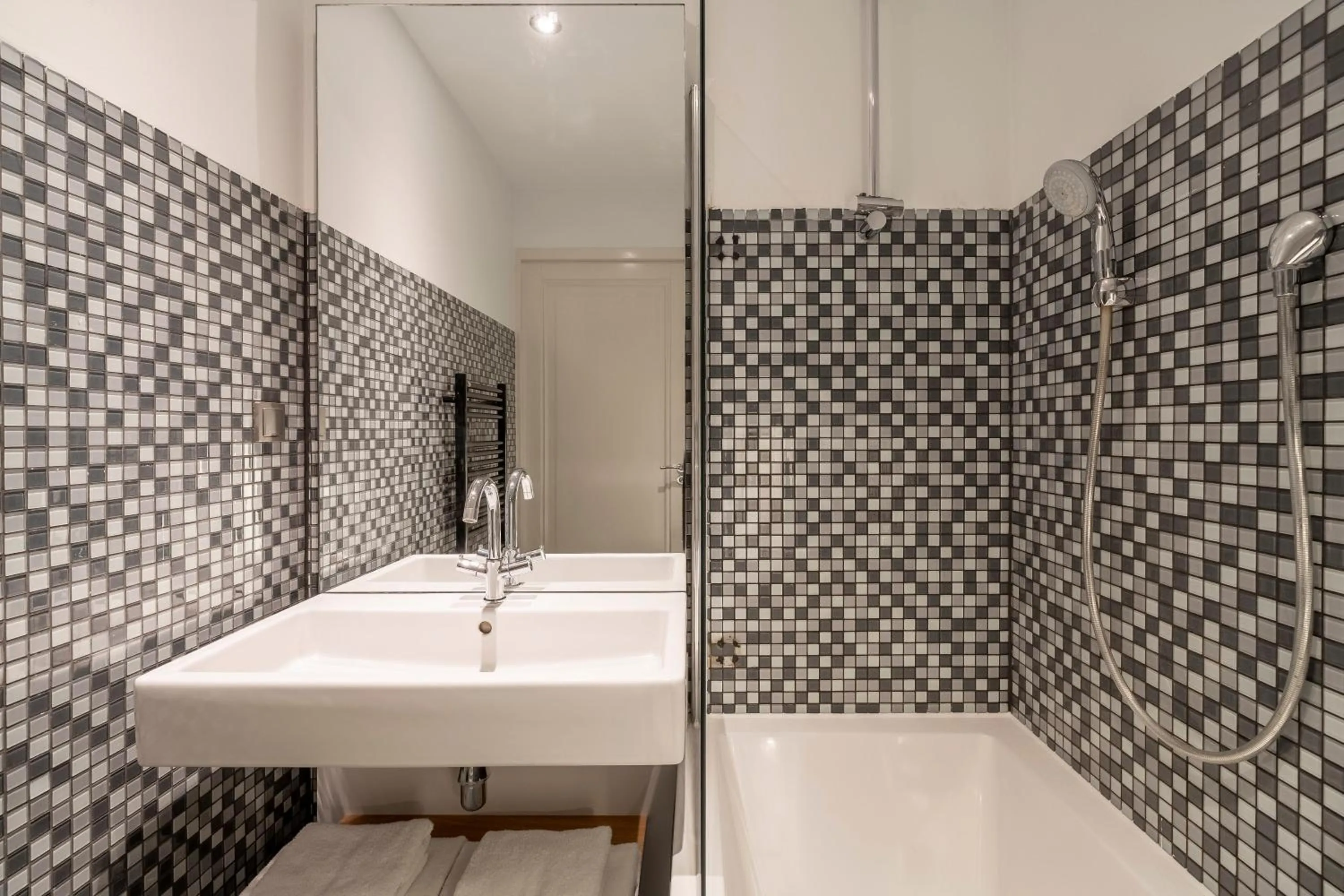 Shower in Numa Amsterdam Oosterpark