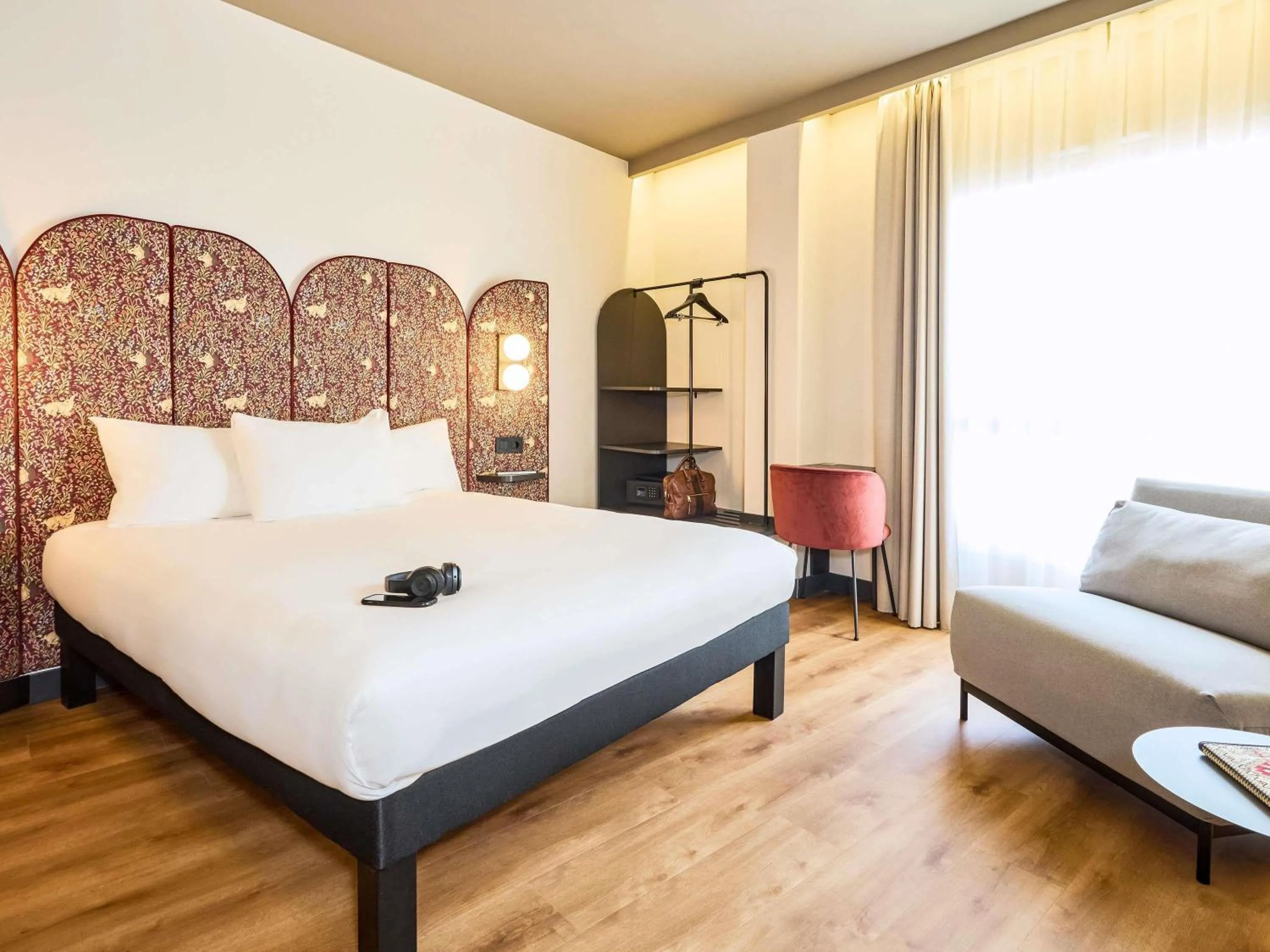 Bedroom, Bed in Ibis Styles Madrid Centro Maravillas